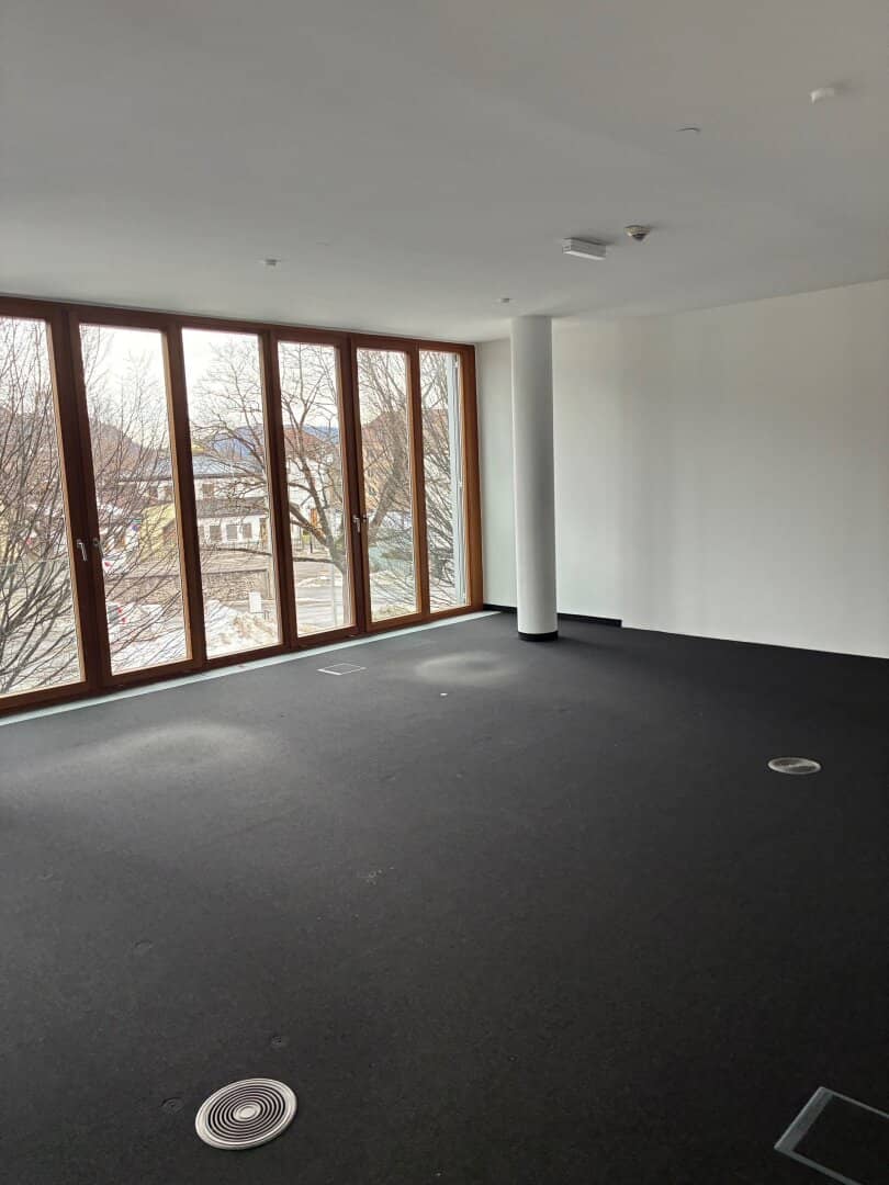Commercial/Practice space in a prime location