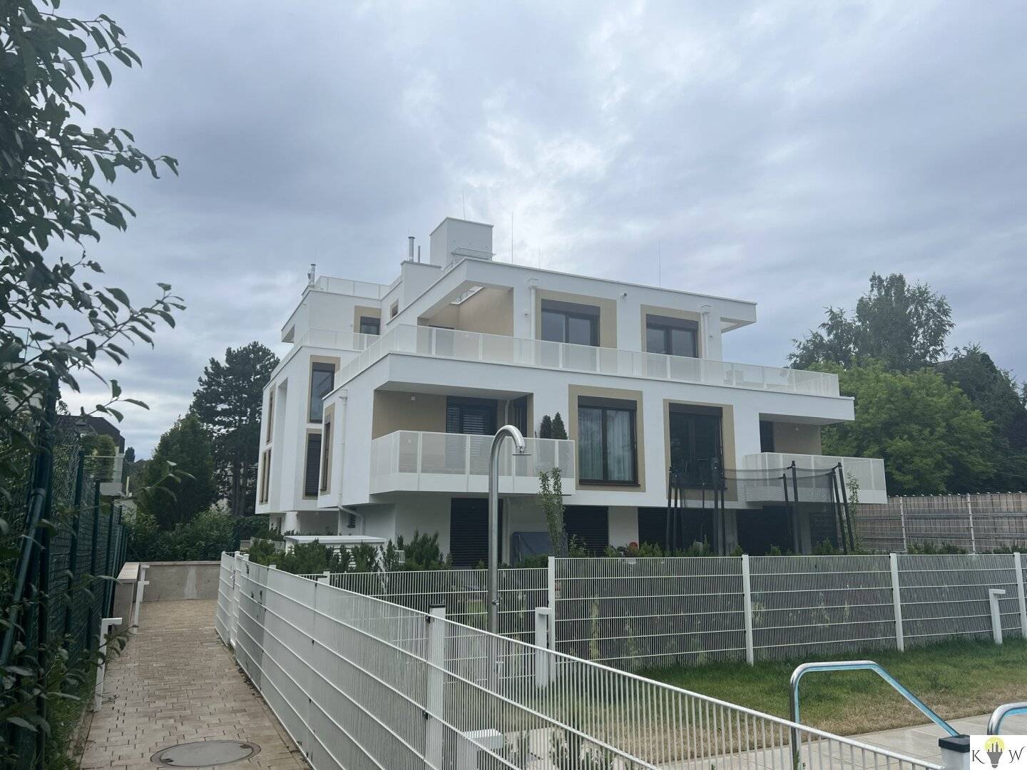 Traumhafte 2-Zimmer Erstbezugswohnung mit Balkon und Gemeinschaftspool!