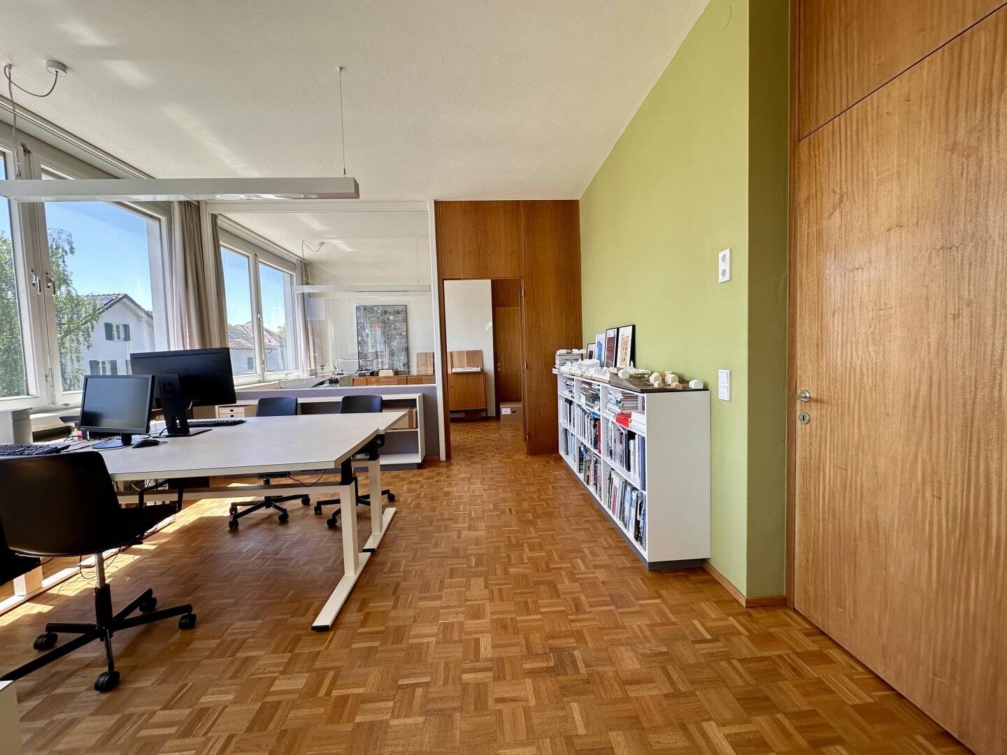Office space with optimal accessibility in the border region!