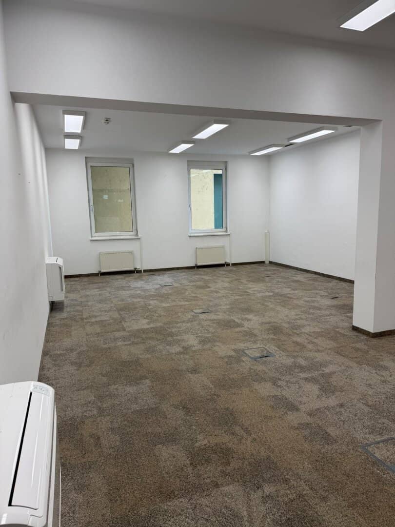 Spacious office or commercial space on the ground floor, Tschamlerstraße, Innsbruck