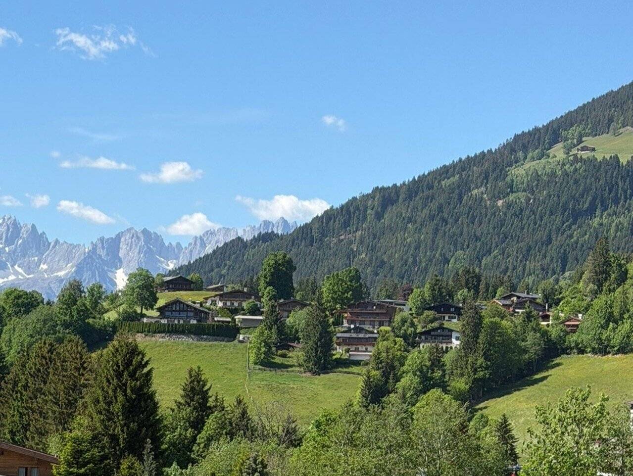 Kitzbühel | Premium-Freizeitwohnsitz mit Streifblick und Golfplatz vor der Tür
