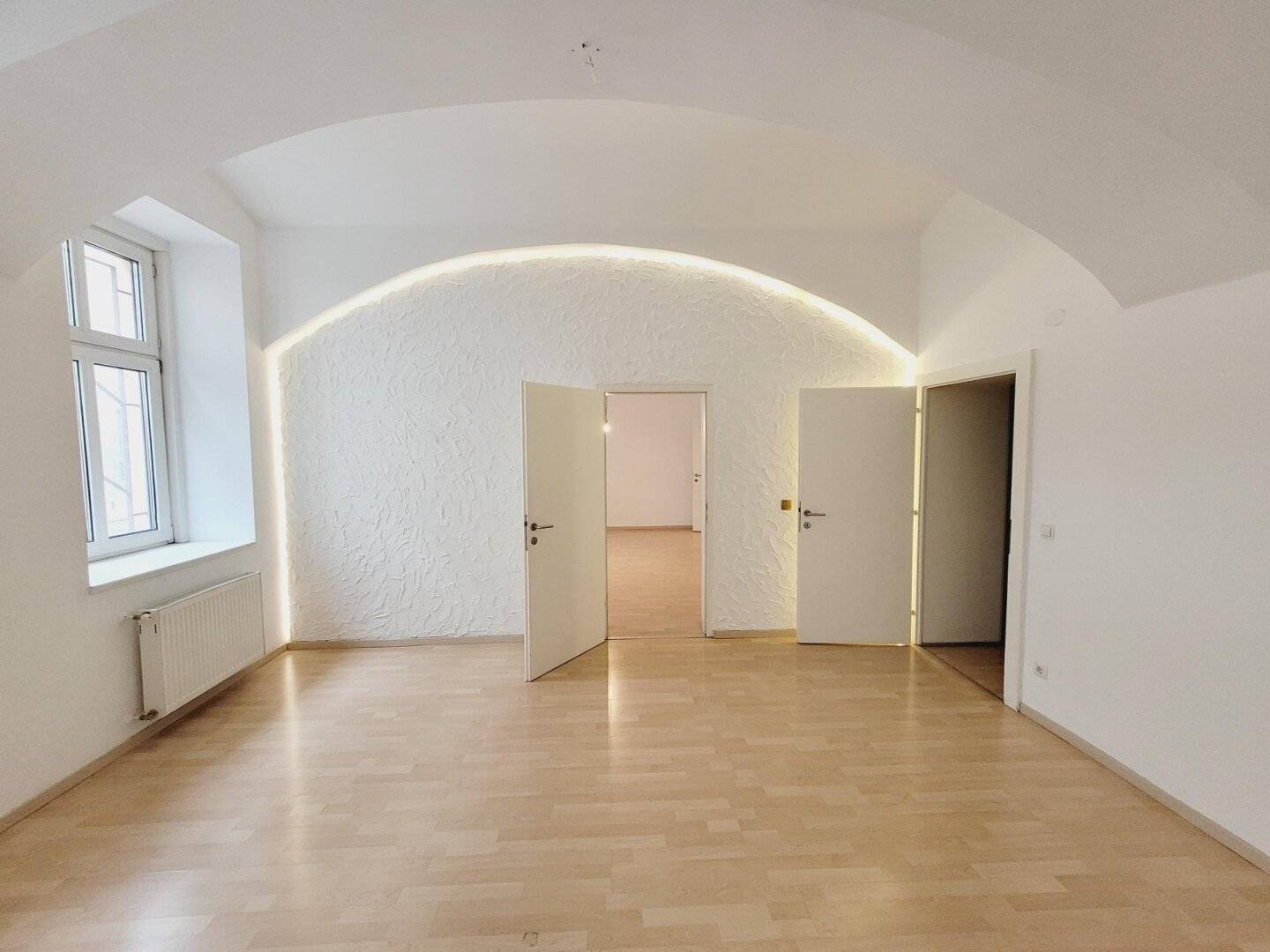 Brünnlbadgasse: 3 room office near Alserstraße
de Brünnlbadgasse: 3 Zimmerbüro Nähe Alserstraße