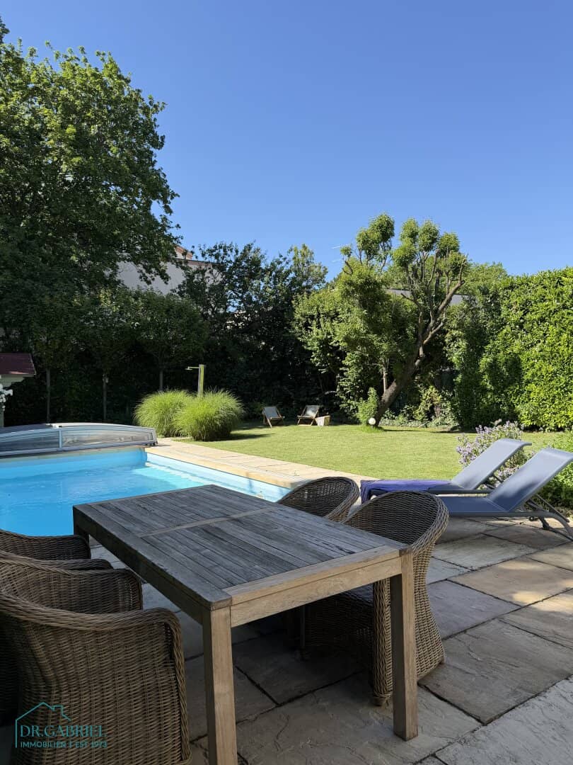 BEZAUBERNDES EINFAMILIENHAUS MIT POOL AM BRUCKHAUFEN