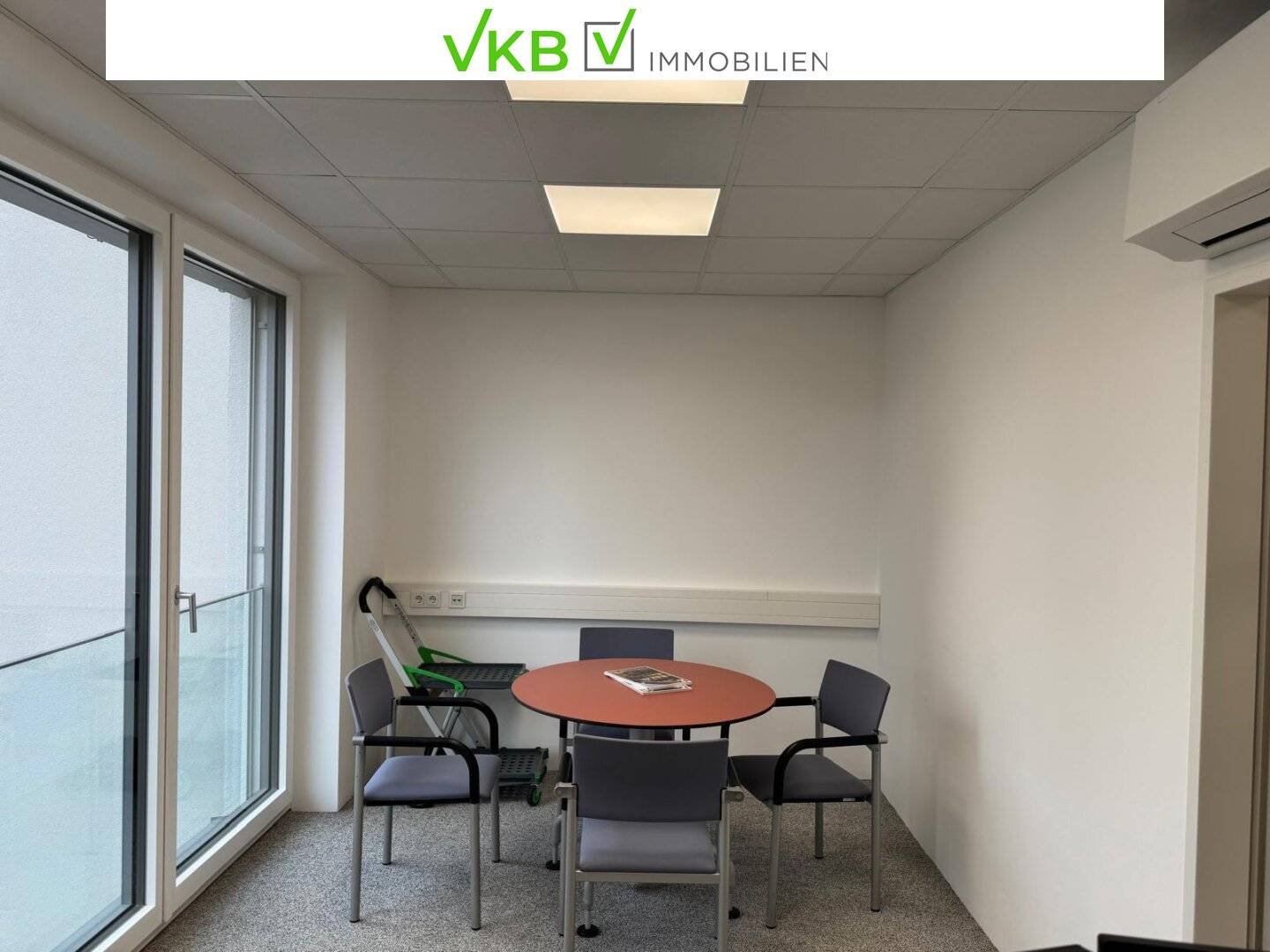 Modernes Büro mit großem Balkon  in Bestlage – Kaiser-Josef-Platz, Wels