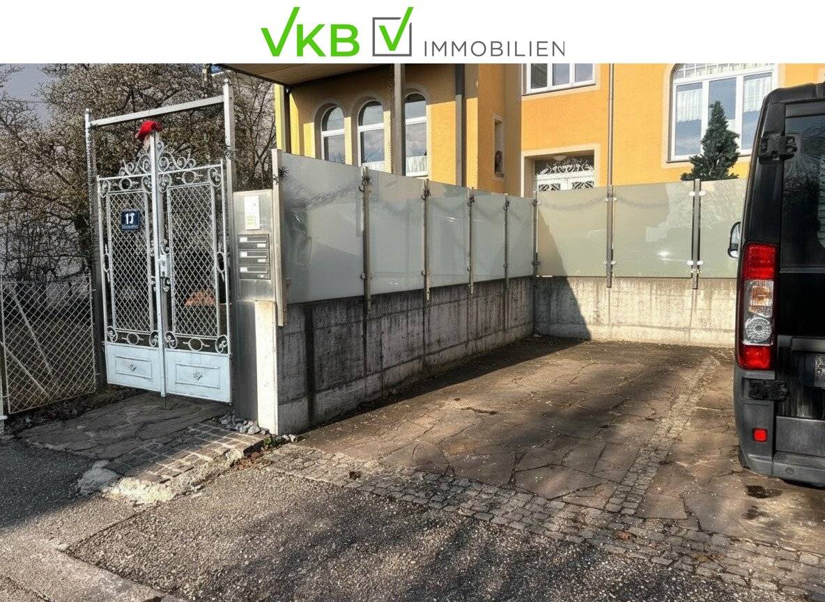 Charmante Altbauwohnung mit Eigengarten und Villenflair in Leonding!