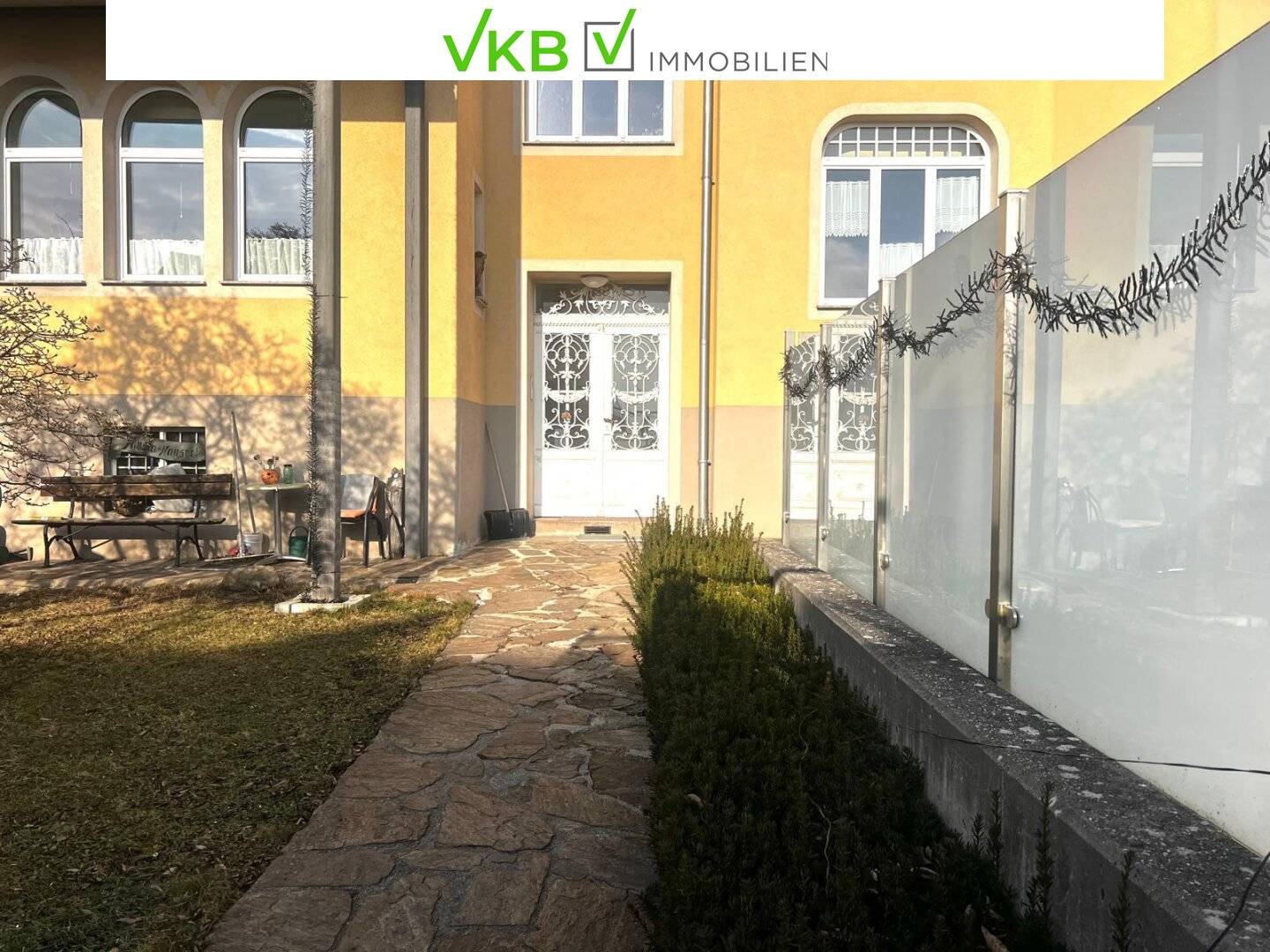 Charmante Altbauwohnung mit Eigengarten und Villenflair in Leonding!