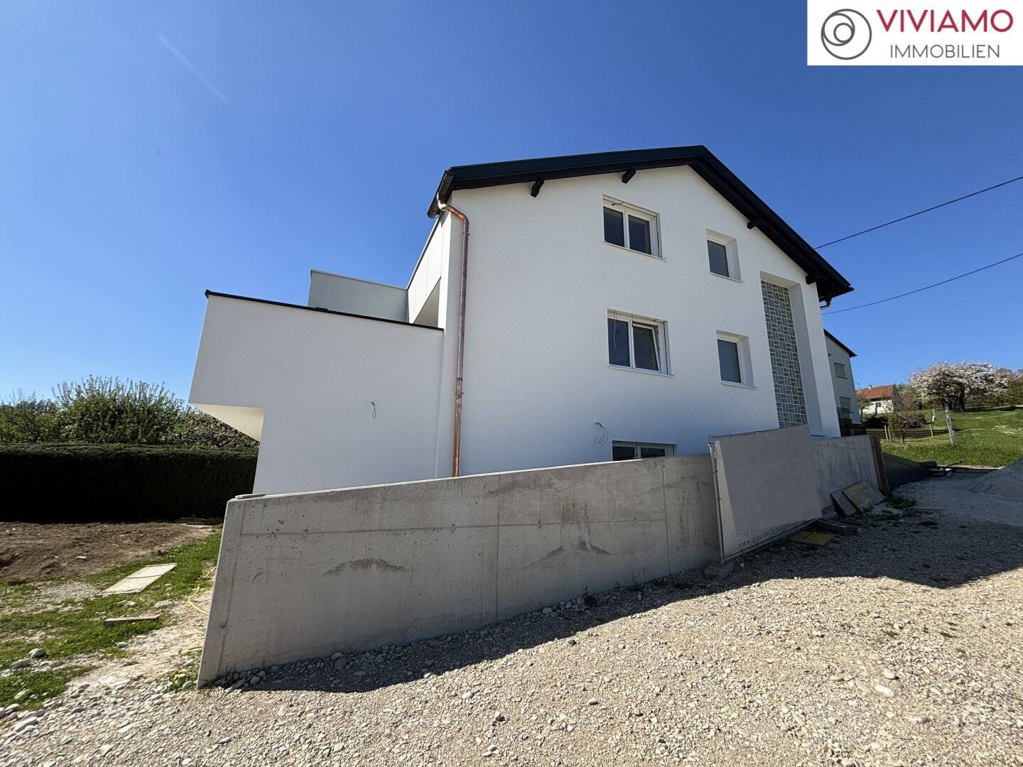 TOP 2 - Erstbezug: geräumige Terrassenwohnung mit Grünblick in Wallern an der Trattnach (Breitwiesen)!
