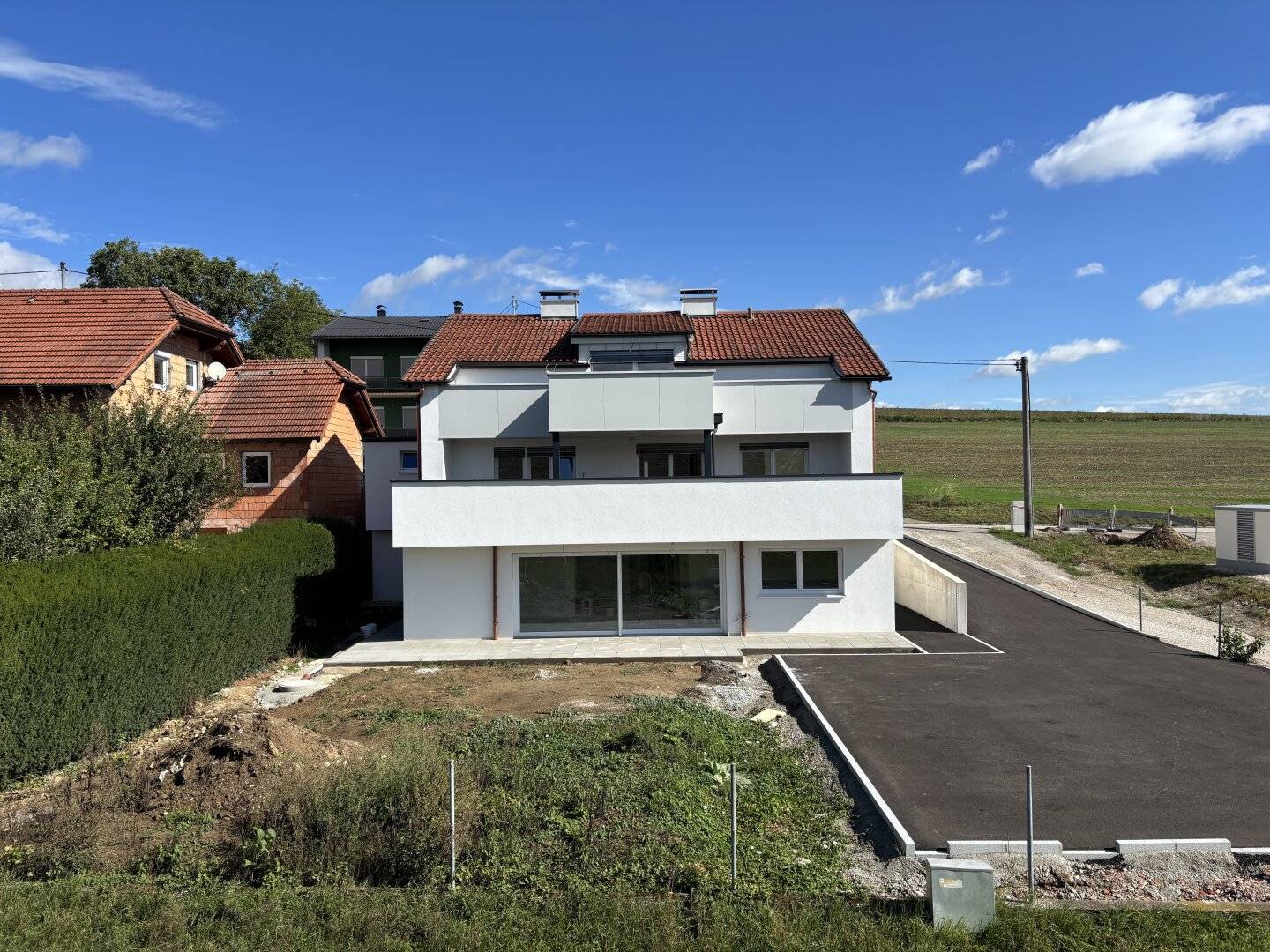 Erstbezug: Geräumige Terrassenwohnung mit Haus-Charakter und Grünblick in Wallern an der Trattnach (Breitwiesen)!