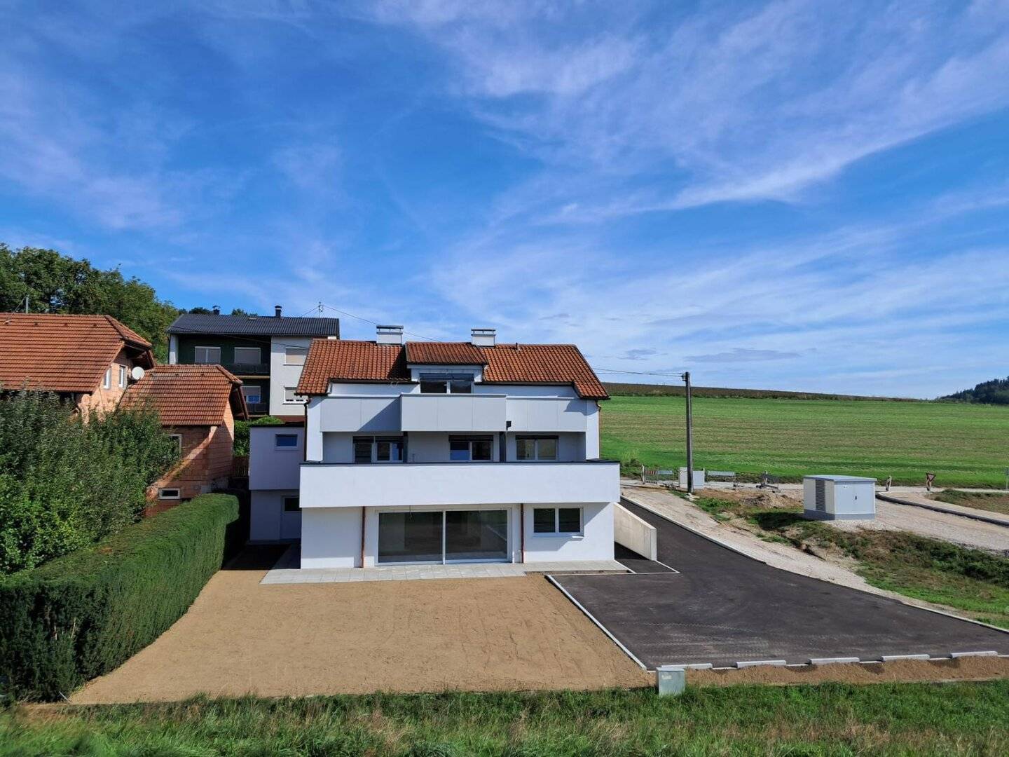 Erstbezug: Geräumige Terrassenwohnung mit Haus-Charakter und Grünblick in Wallern an der Trattnach (Breitwiesen)!