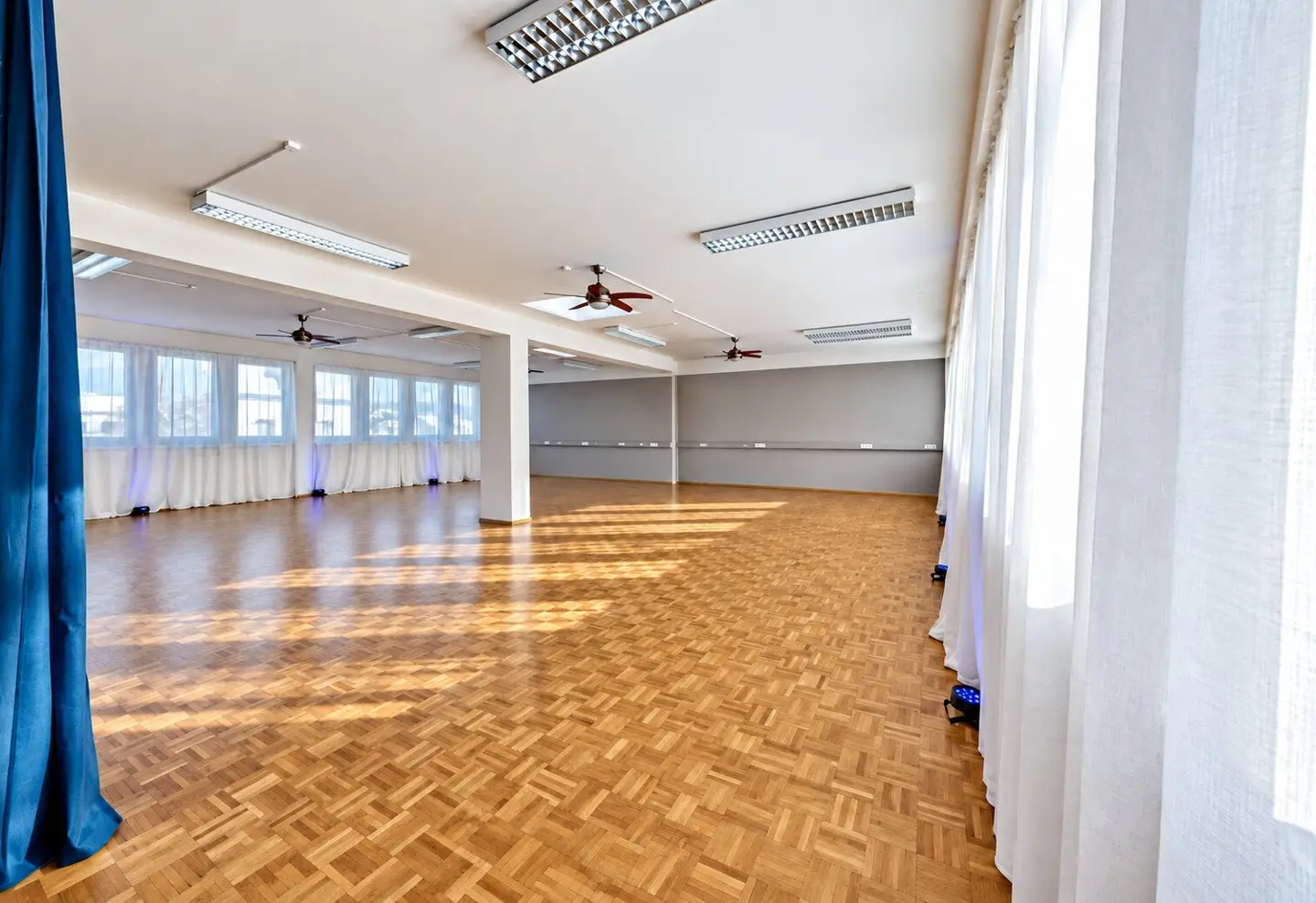 Immediately usable 170 m² commercial space in Klagenfurt, perfect for office, yoga, dance or studio