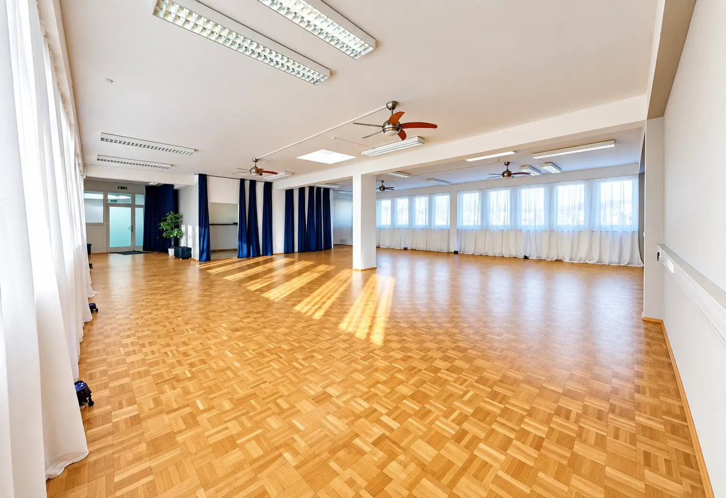 Raum für Bewegung & Ideen: 170 m² Studiofläche mit Lift in Klagenfurt