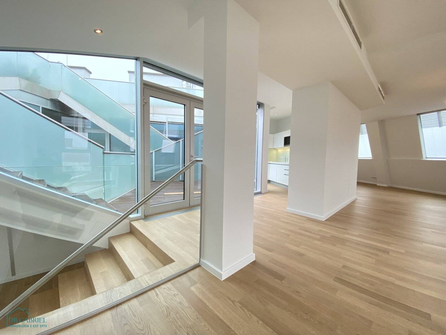 DACHTERRASSENWOHNUNG mit TOLLEM BLICK