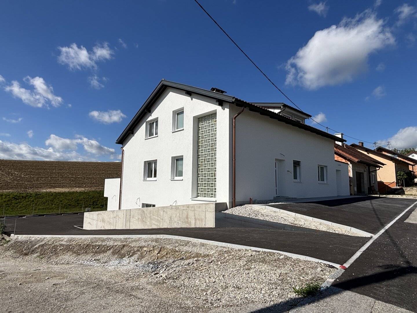 Erstbezug: Geräumige Terrassenwohnung mit Haus-Charakter und Grünblick in Wallern an der Trattnach (Breitwiesen)!