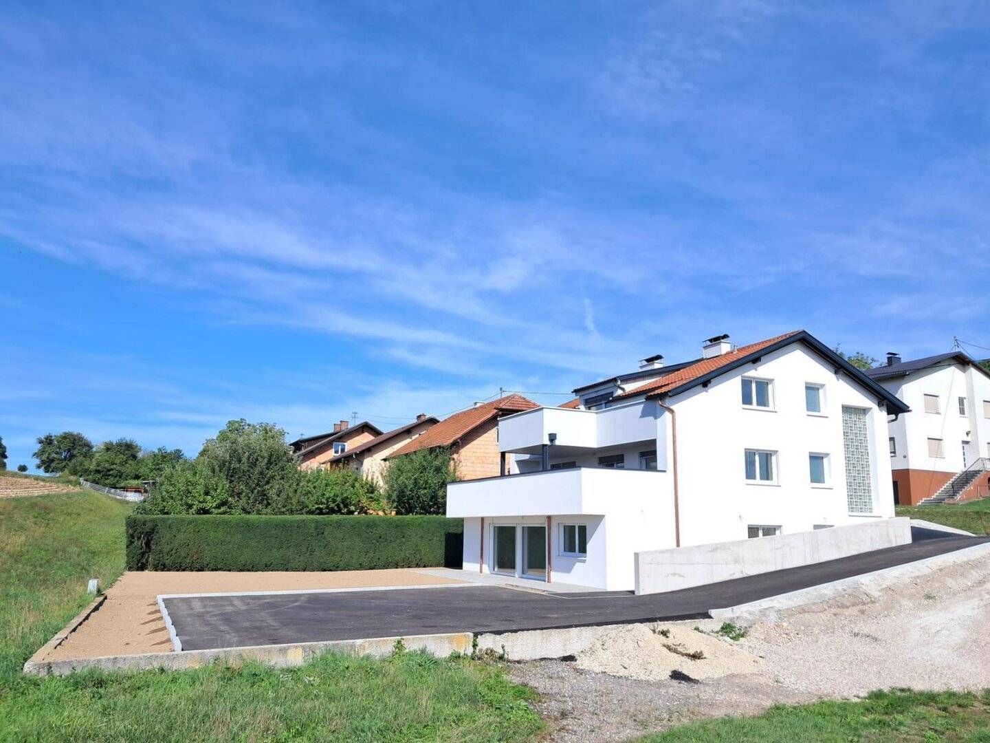 Erstbezug: Geräumige Terrassenwohnung mit Haus-Charakter und Grünblick in Wallern an der Trattnach (Breitwiesen)!