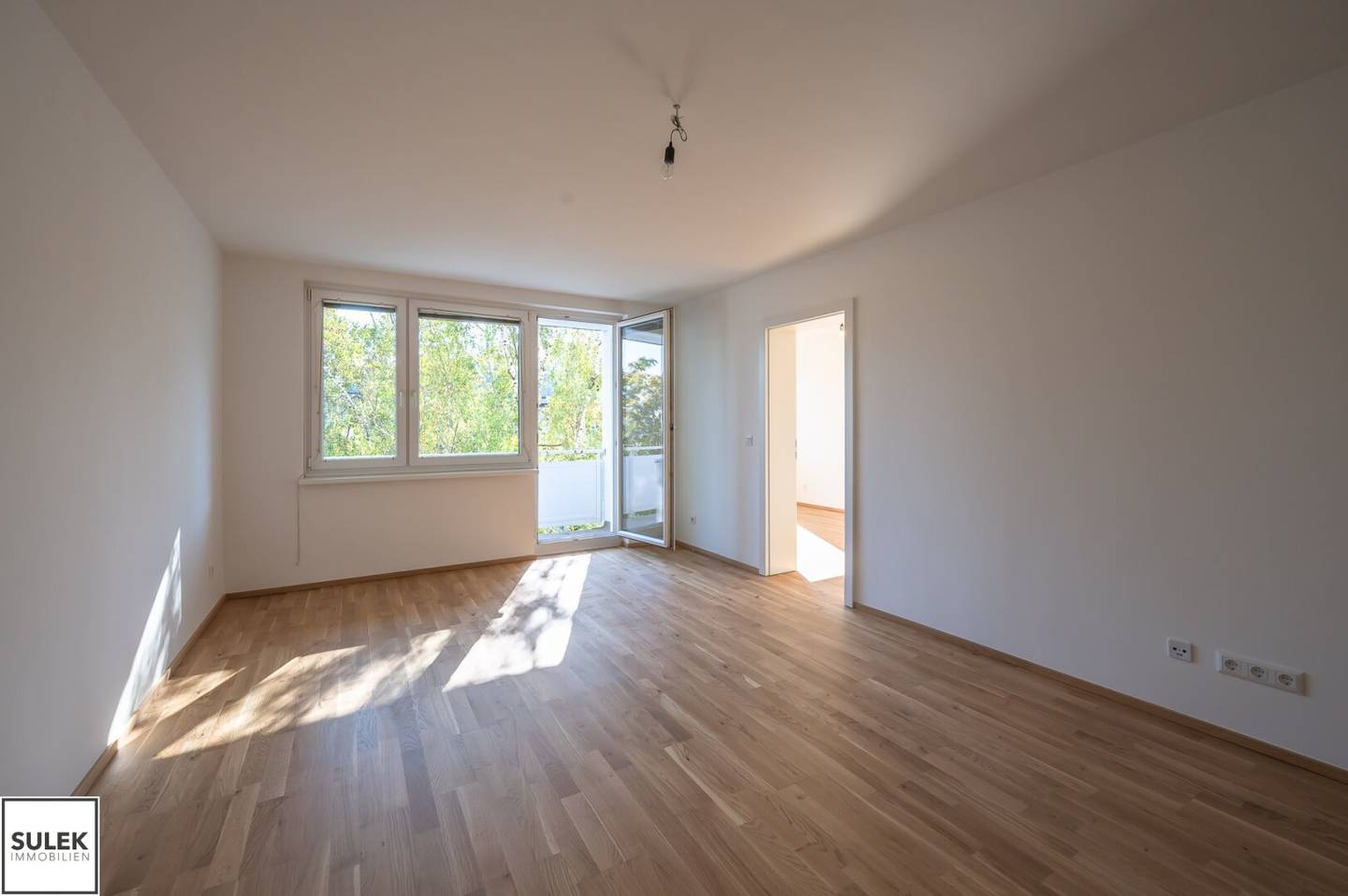 Sanierte Wohnung Loggia Fußbodenheizung