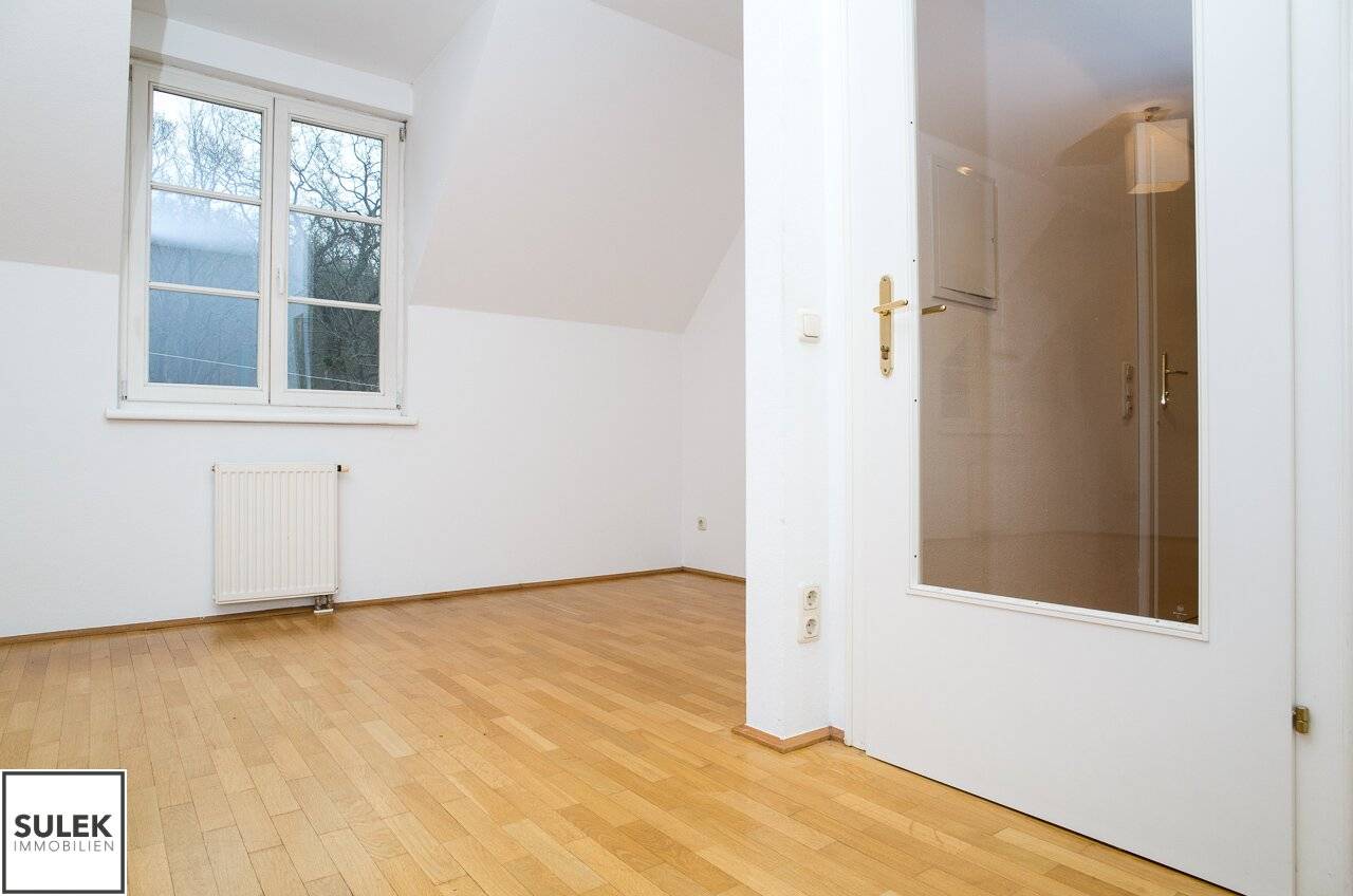 Quiet apartment near Schwarzenbergpark