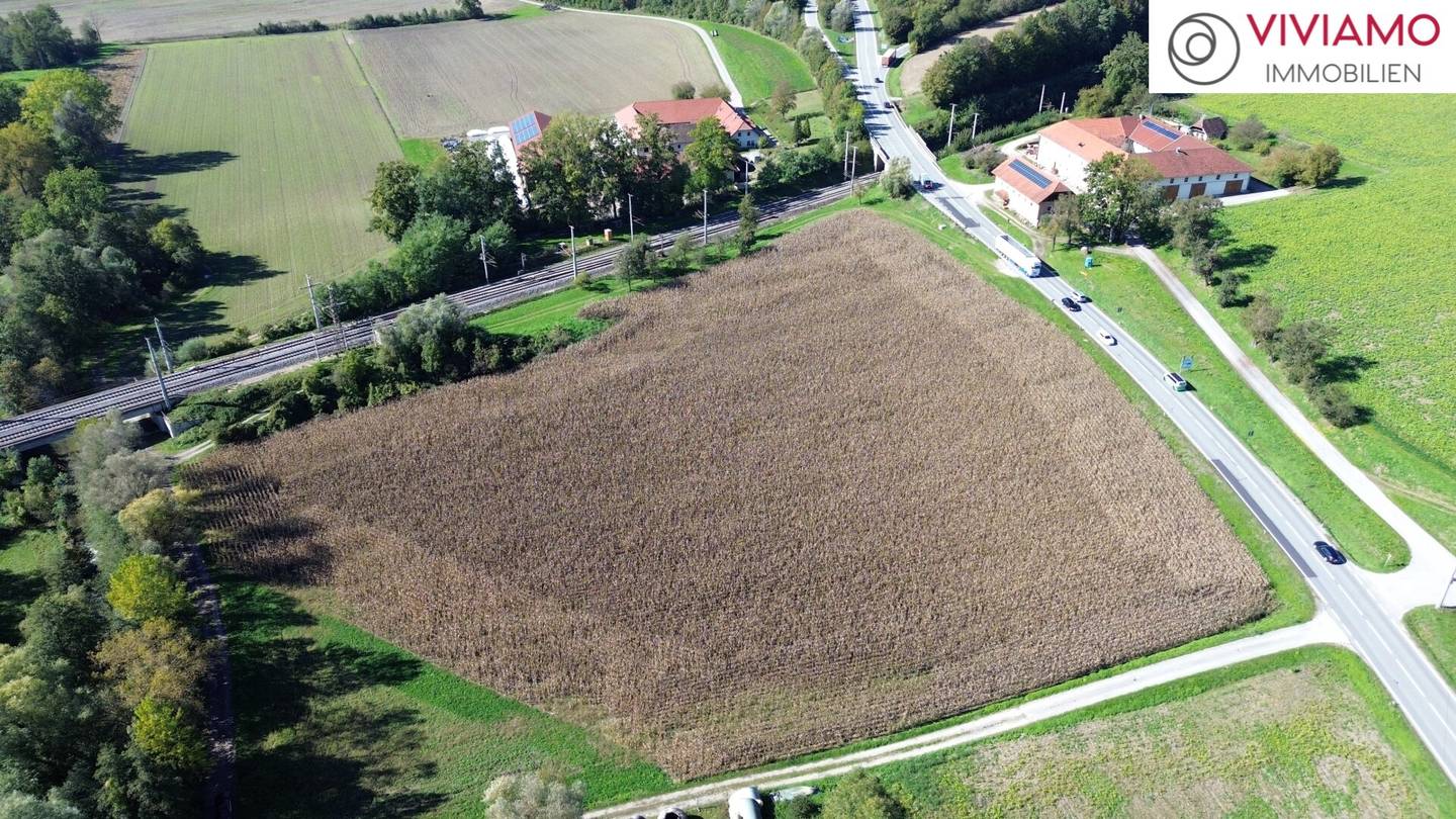 Betriebsbaugrundstück (B) I Gewerbepark Wallern an der Trattnach I 24.000 m²​​​​​​​ I ideale Verkehrsanbindung I Baubewilligung bereits vorhanden!