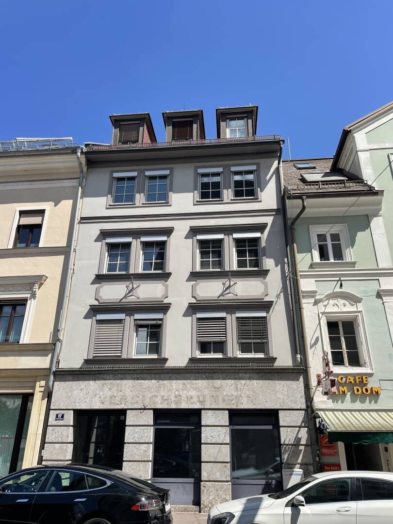 Commission-free city center office spaces from 15 to 140 m² in prime location; the original German title is provided for reference in German only and is not translated here due to instruction to translate descriptive words only.