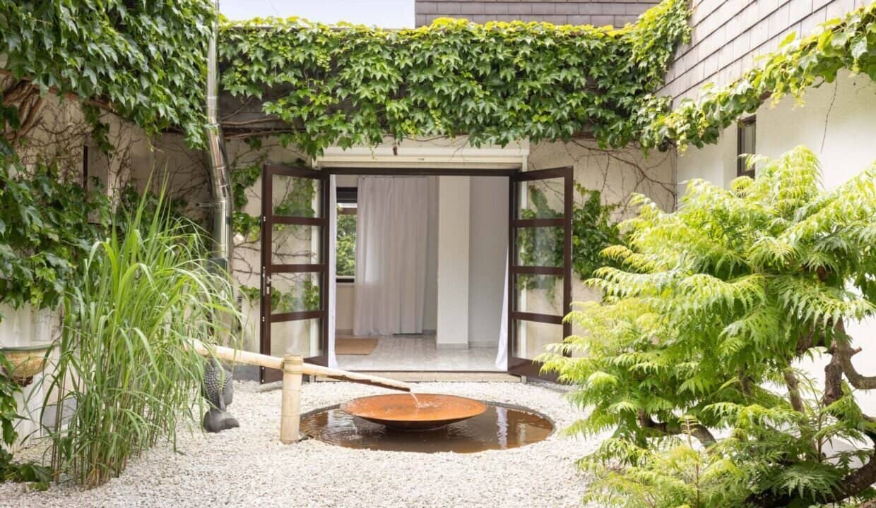 Architektentraum in absoluter Ruhelage – Indoor-Pool, Schneeberg-Panorama & 3.234 m² Parkgarten