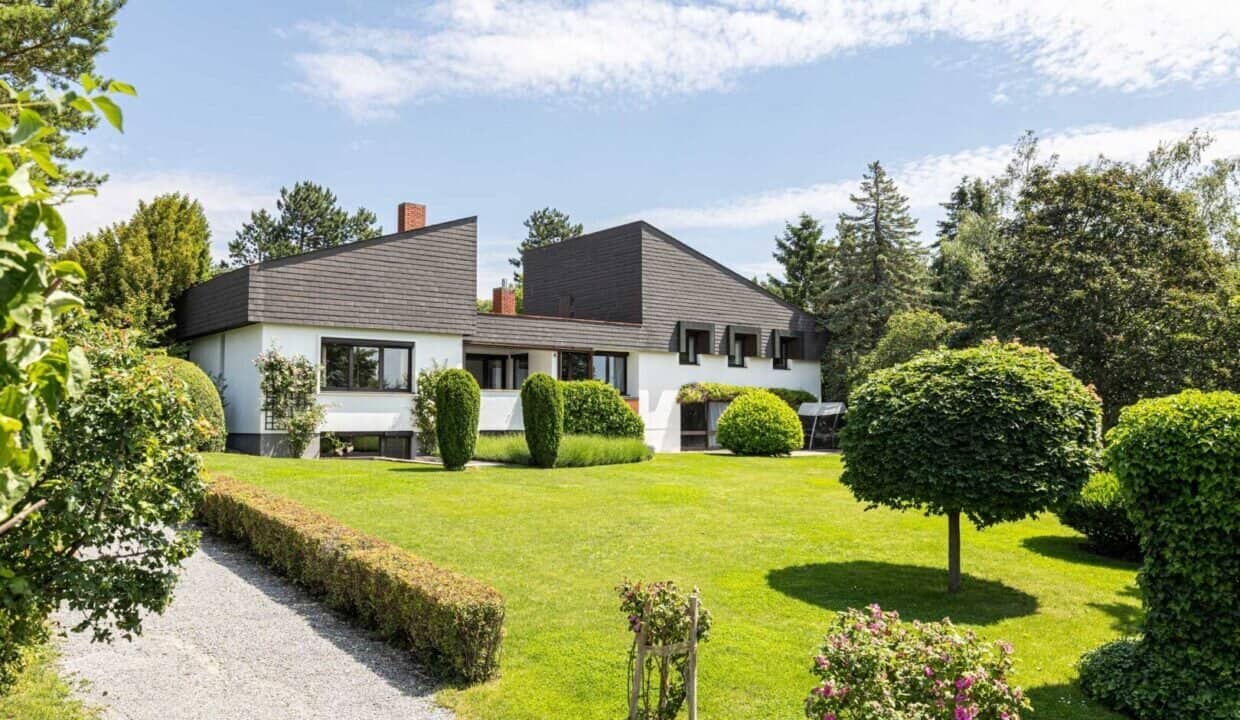Architektentraum in absoluter Ruhelage – Indoor-Pool, Schneeberg-Panorama & 3.234 m² Parkgarten
