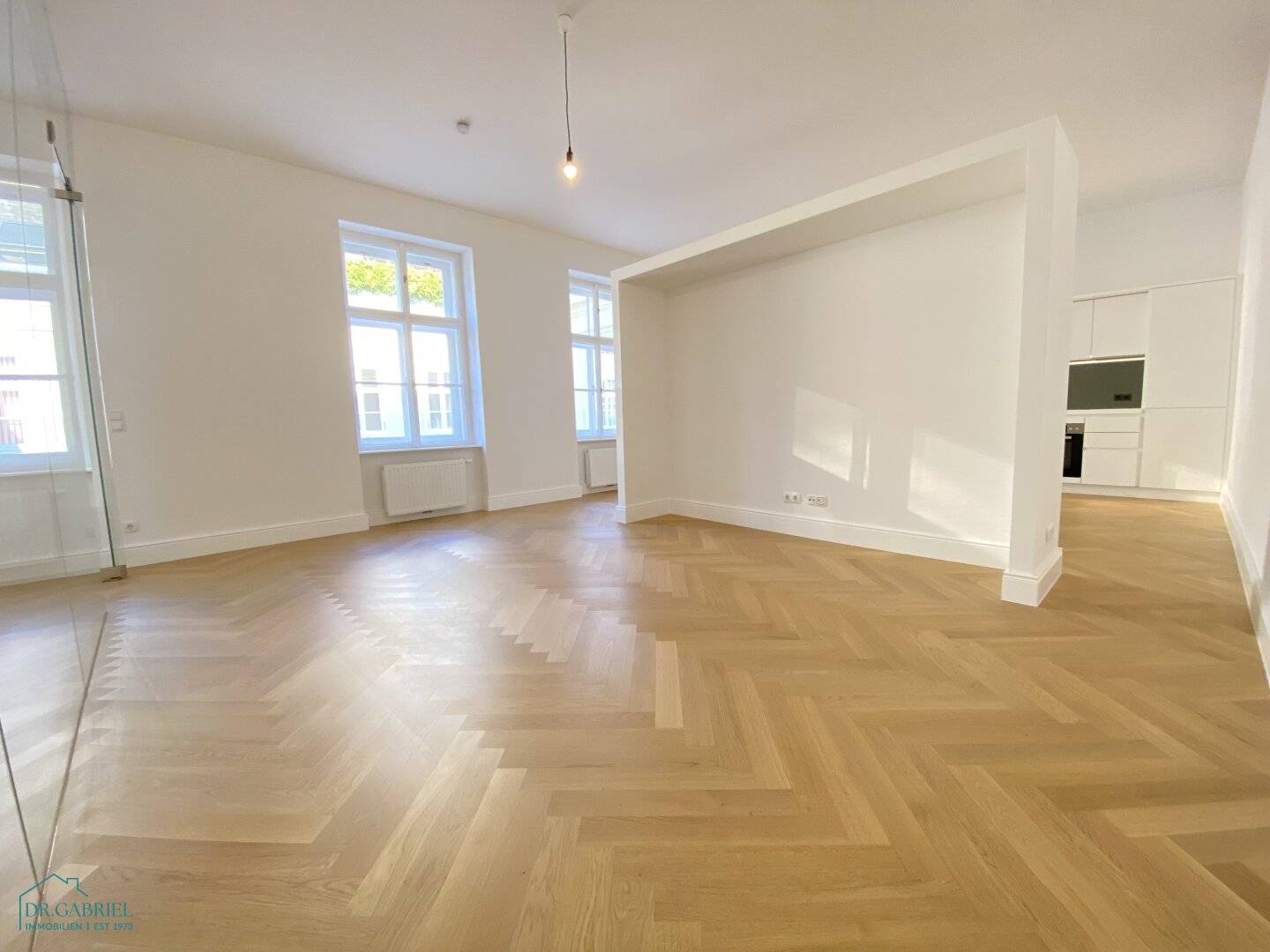 ERSTBEZUG - MODERN GESTALTETE ALTBAUWOHNUNG