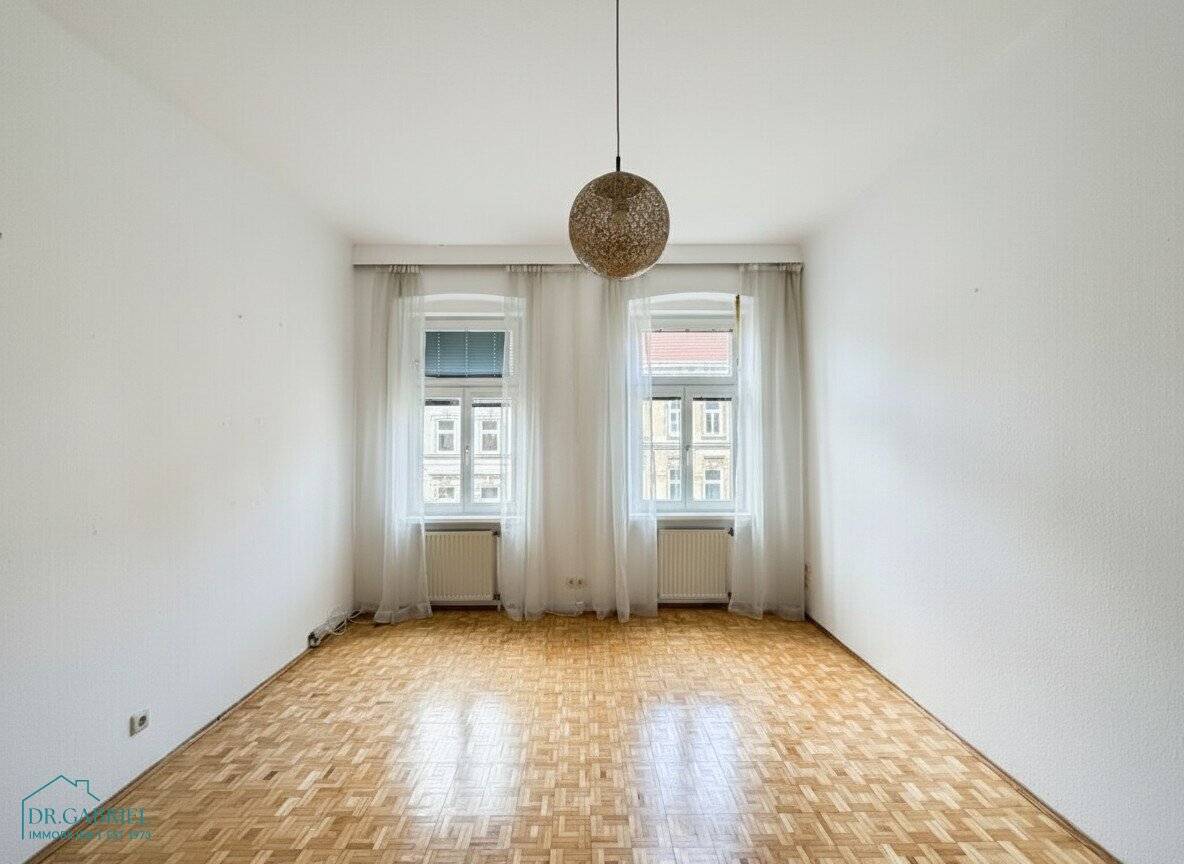 Old building apartment near U3 Ottakring station