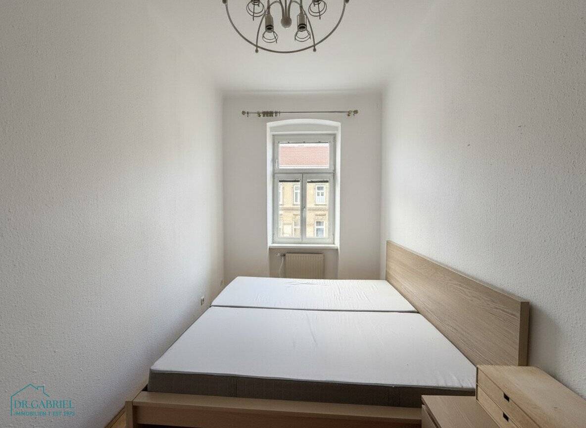 Old building apartment near U3 Ottakring station