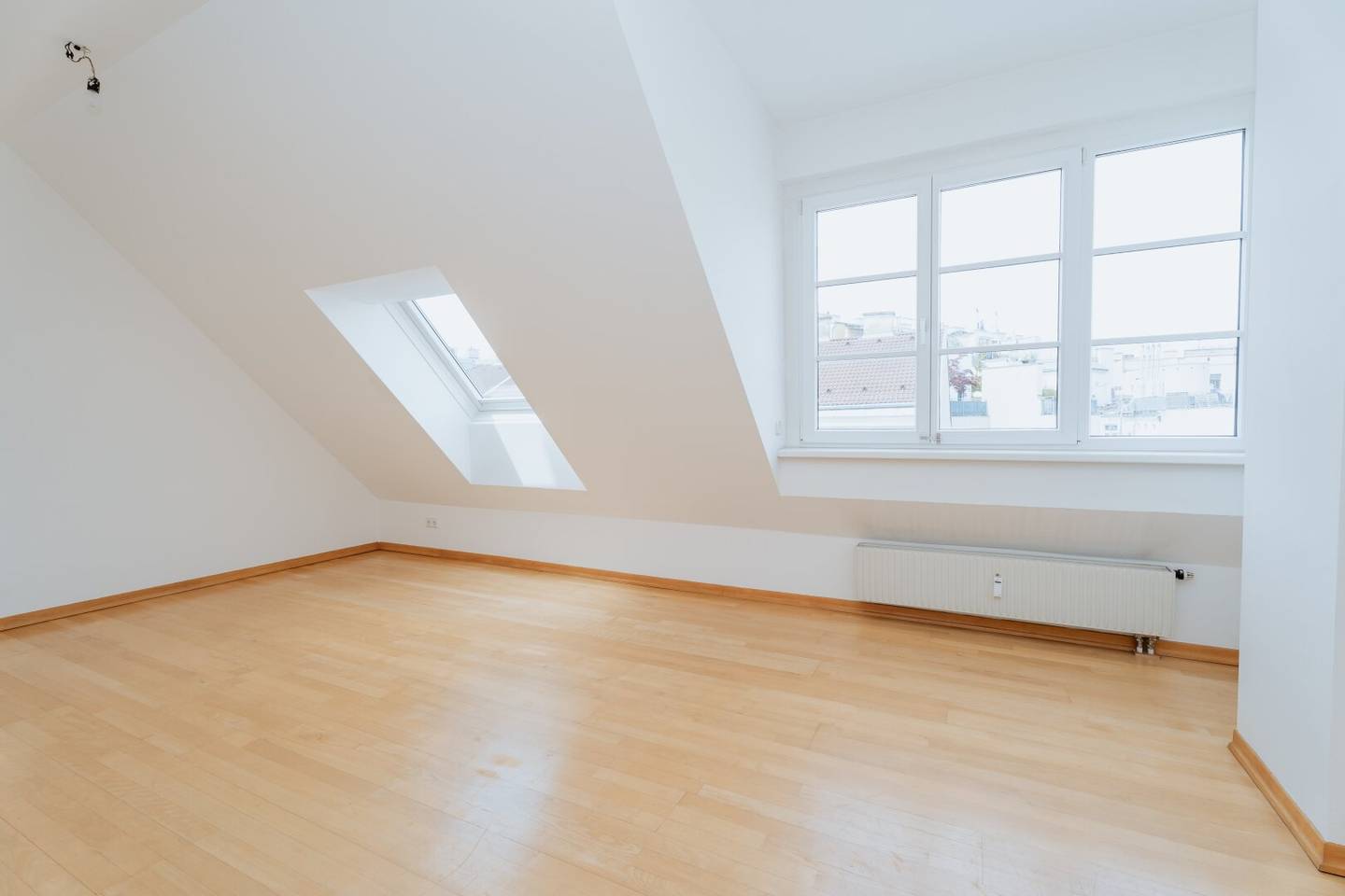 Beautiful 2-room maisonette apartment in the attic