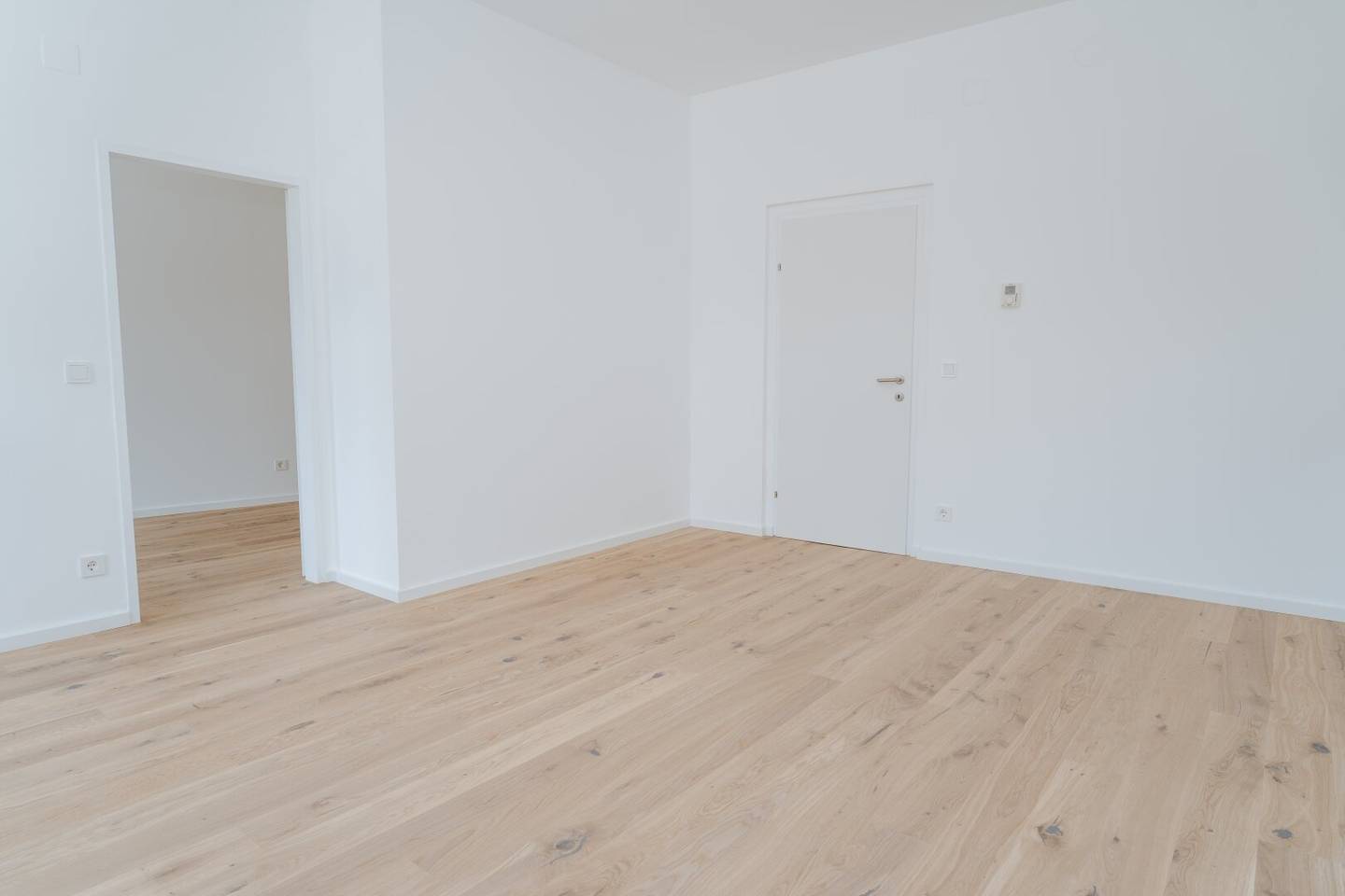 Beautifully renovated two room apartment near Westbahnhof