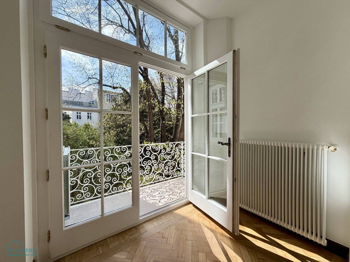 Beautiful old-building apartment for rent with two balconies - first occupancy after renovation