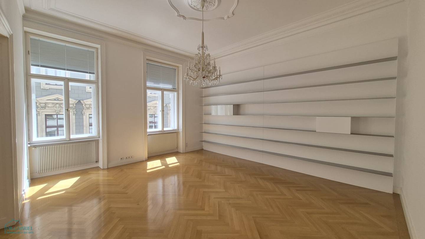 STILVOLLE INNENSTADTWOHNUNG BEIM GRABEN