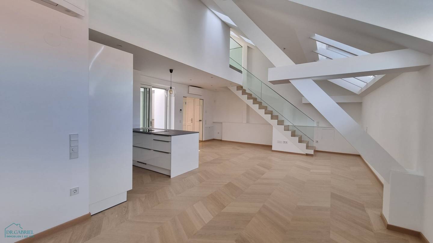 DACHMAISONETTE MIT BALKON