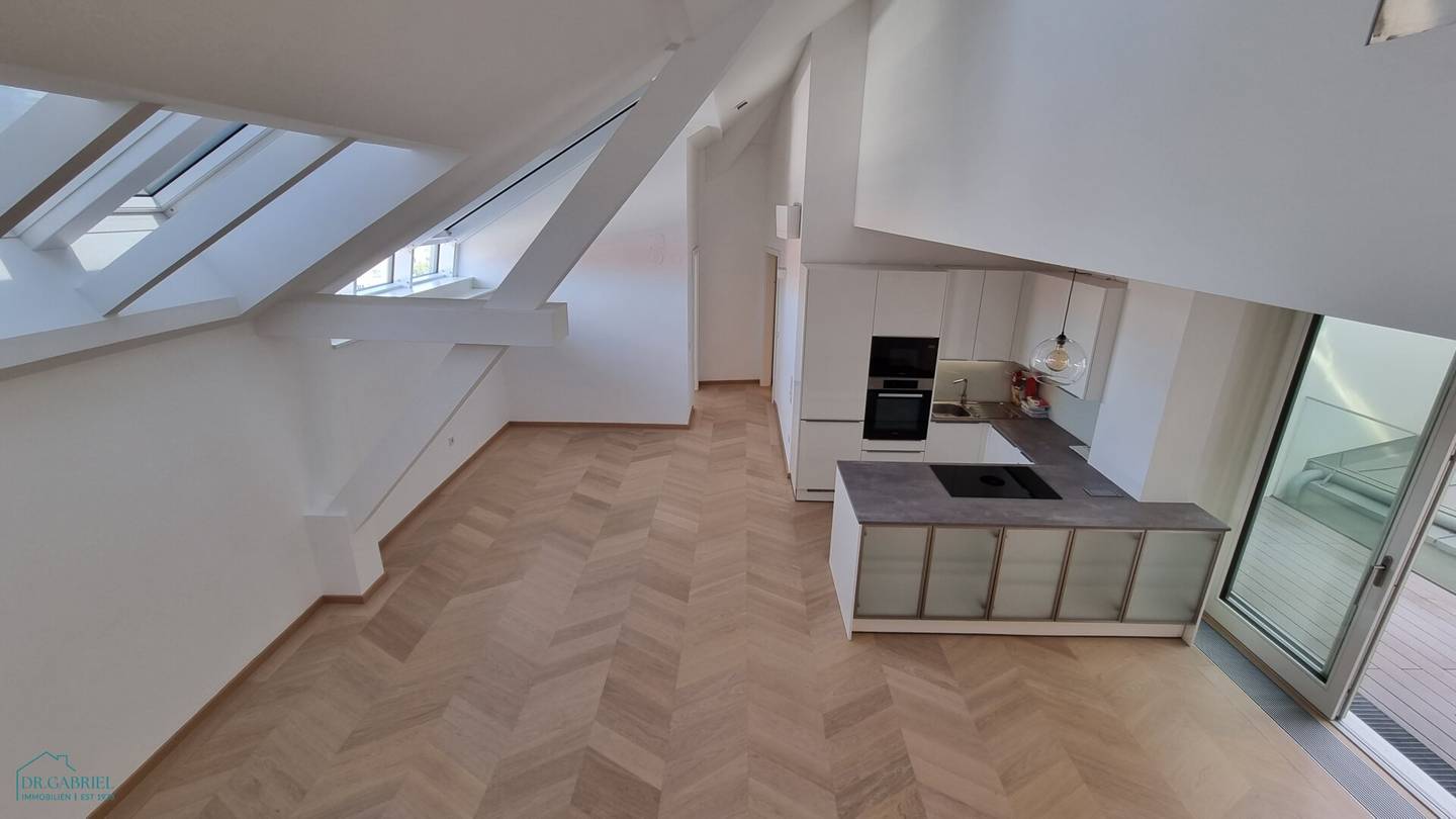 DACHMAISONETTE MIT BALKON