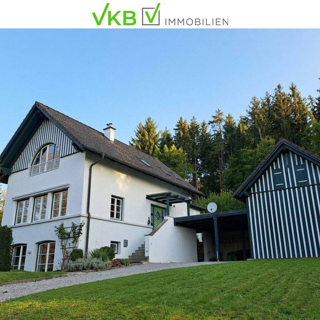 Charmantes Wohnjuwel mit großzügigem Raumangebot, Weinkeller &amp; Doppelcarport in begehrter Attersee-Lage!