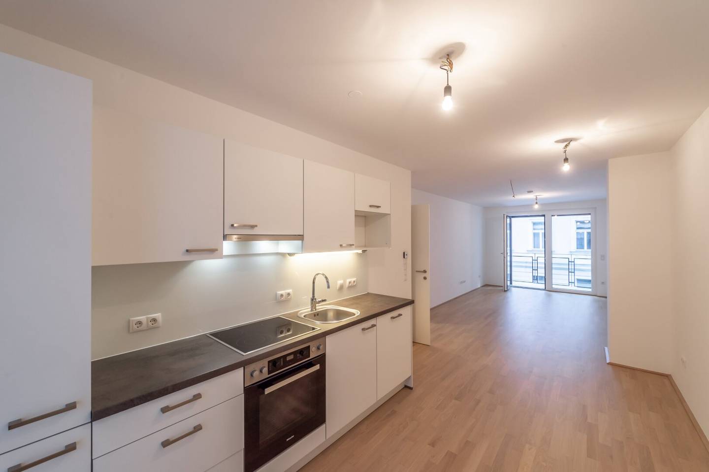 ++COMMISSION-FREE++ High-quality 2-room apartment with loggia, PRIME LOCATION