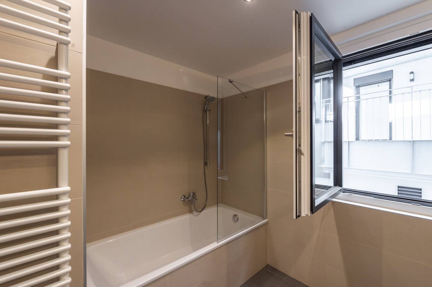++COMMISSION-FREE++ High-quality 2-room apartment with loggia, PRIME LOCATION