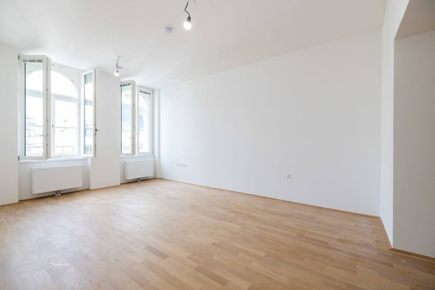 Assistance possible two room apartment with old building charm in Wiener Neustadt