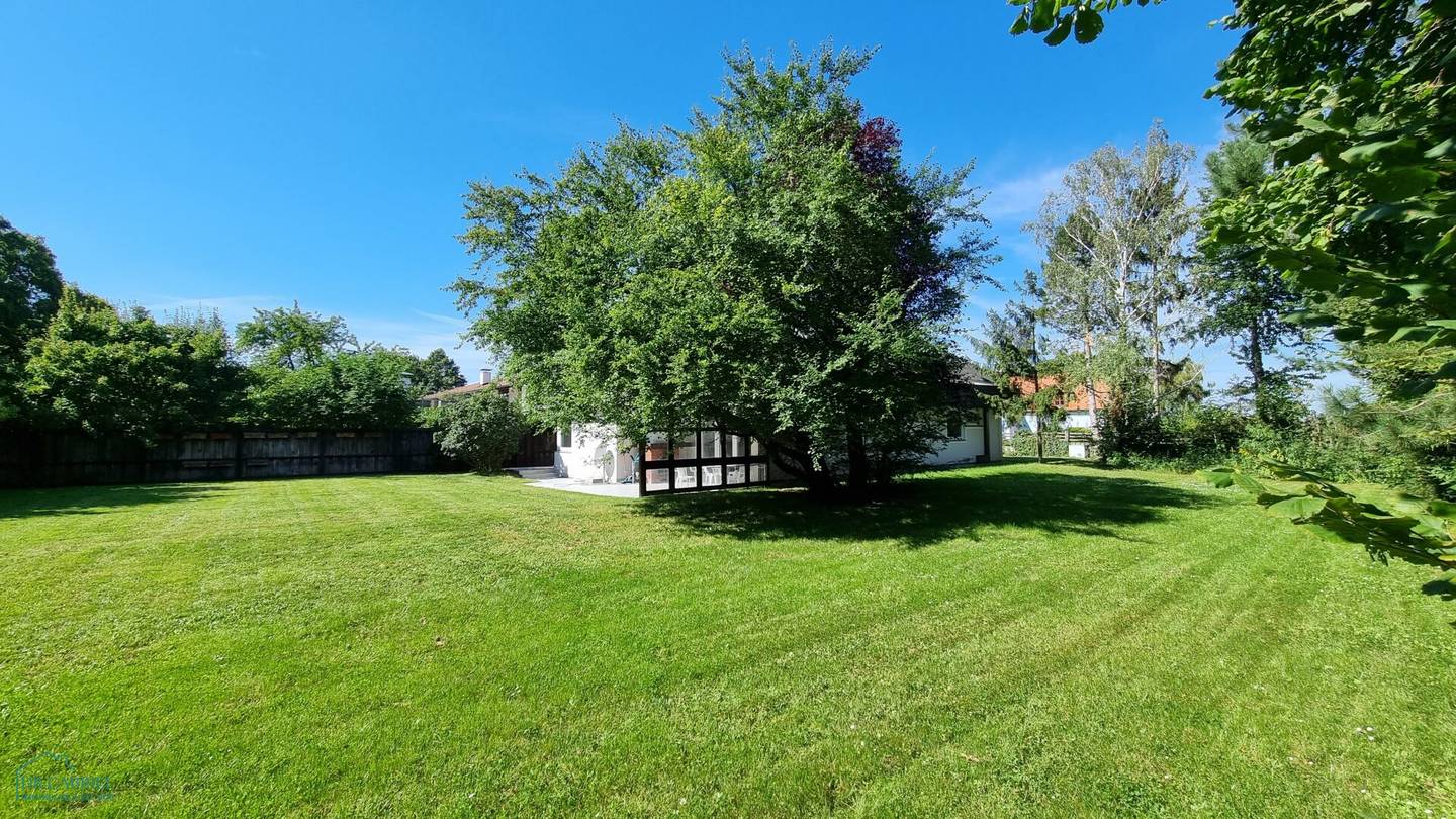 Family dream with a large garden