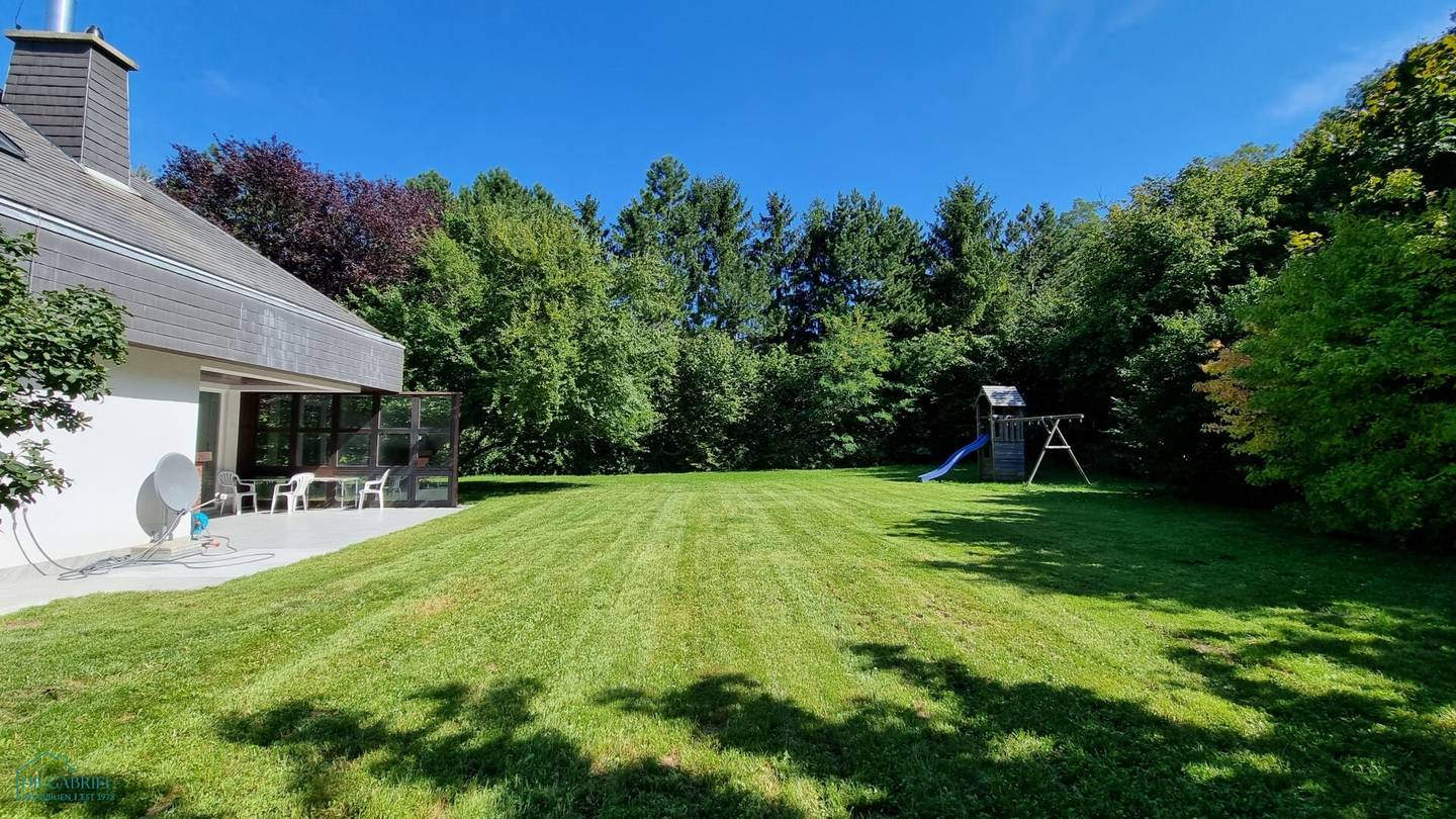 Family dream with a large garden