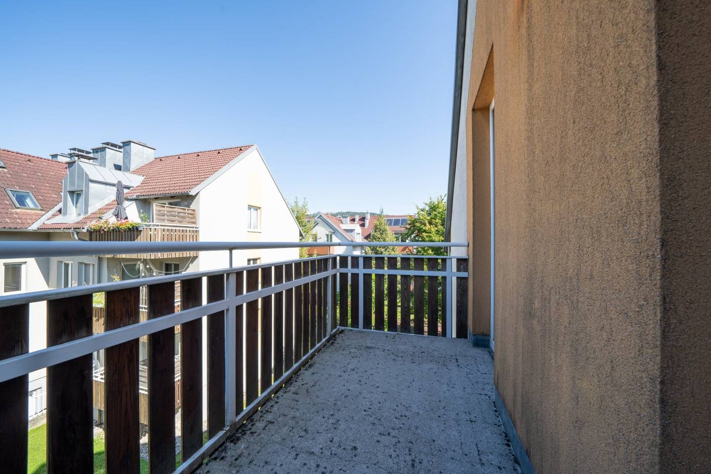 Two room apartment with balcony in the beautiful town of Krummnussbaum