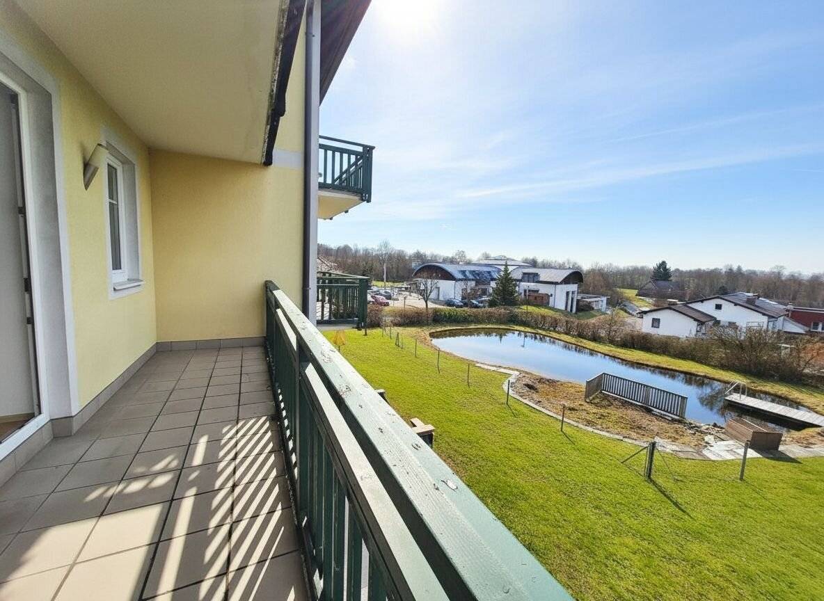 Feel good apartment with balcony, swimming pond and plenty of nature in Hofamt Priel