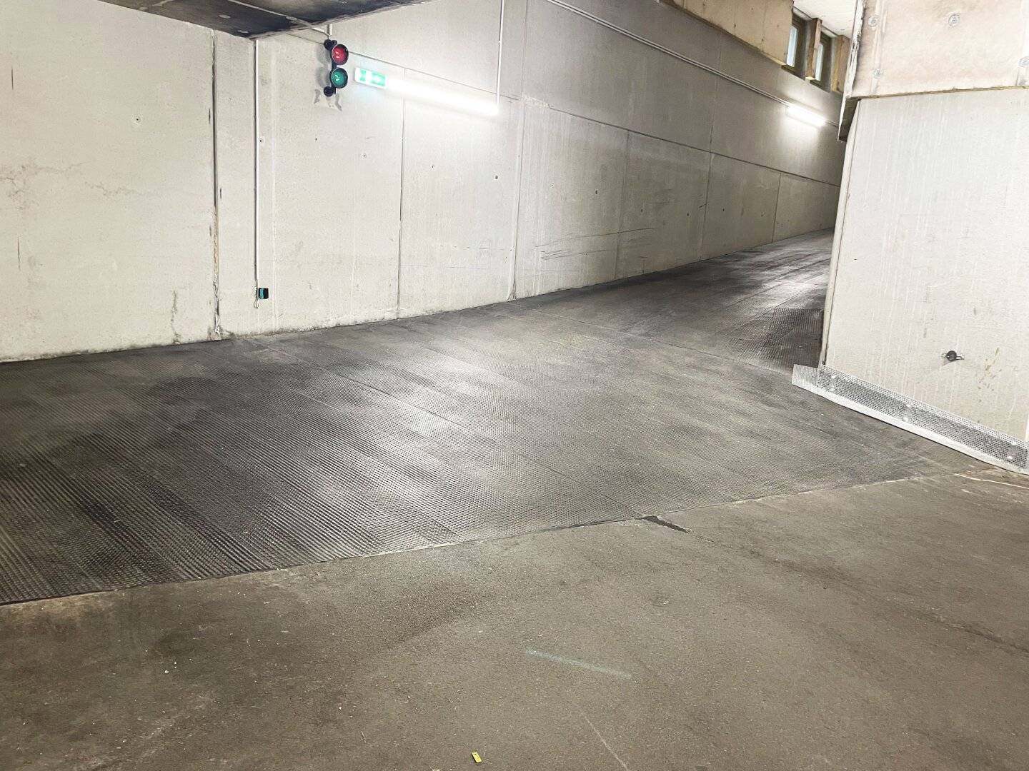 1230 Wien Hochwassergasse 30+32: Tiefgaragenplätze – provisionsfrei verfügbar