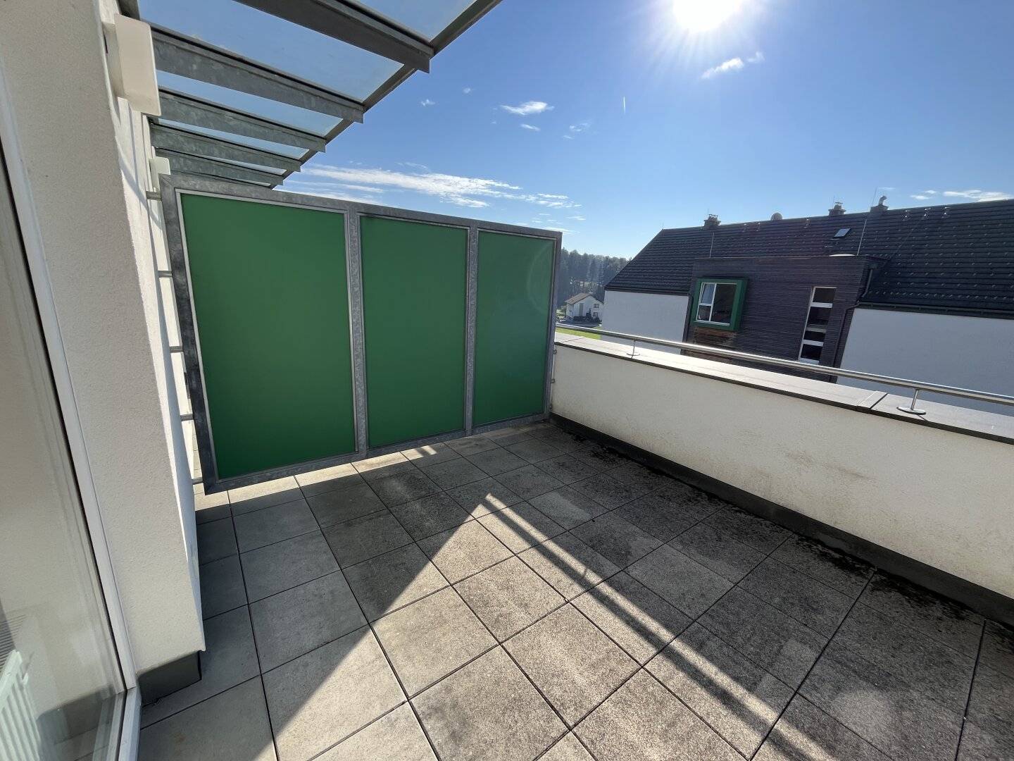Euratsfeld lovely three room apartment with view of greenery and purchase option