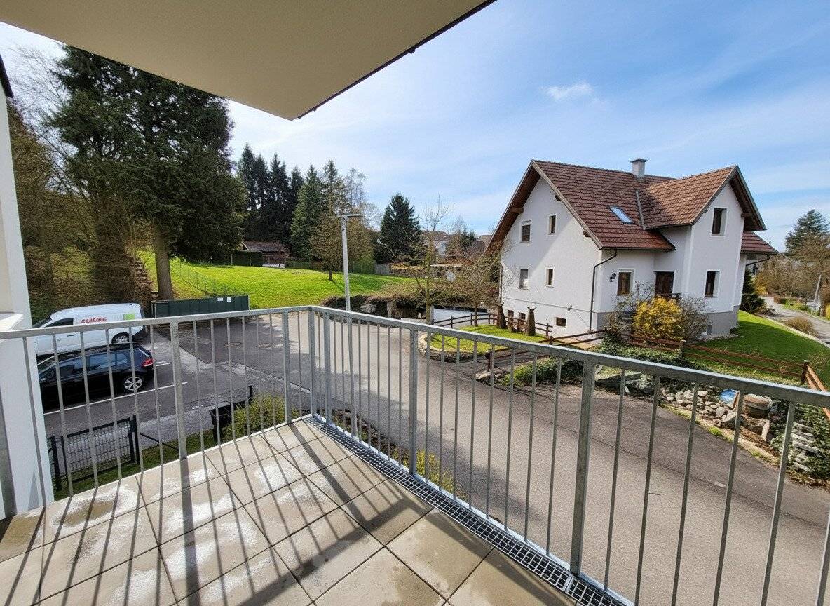 Modern two room apartment with balcony and good connectivity near Amstetten