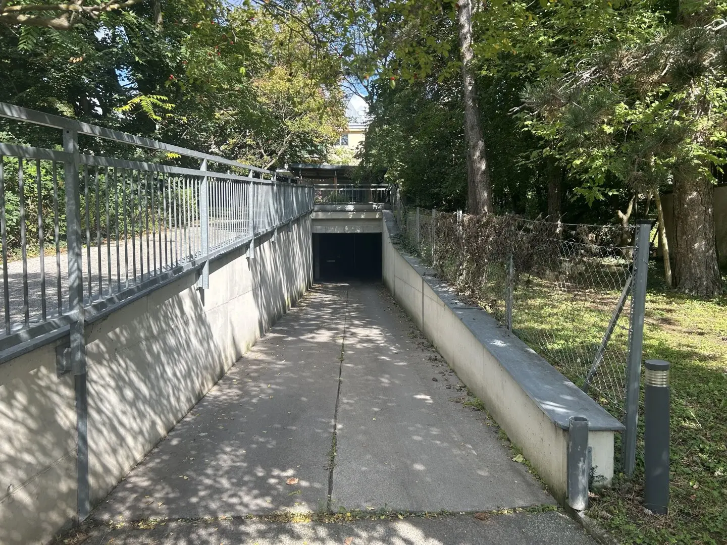 Underground stack parking at 1230 Wien Endresstraße 64 upper floor available commission free