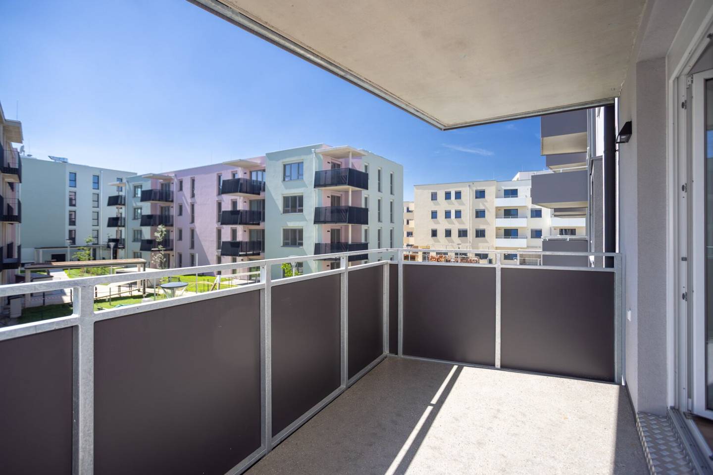 First occupancy in „ein viertel grün“ in Wiener Neustadt – 3-room apartment with balcony and feel-good character