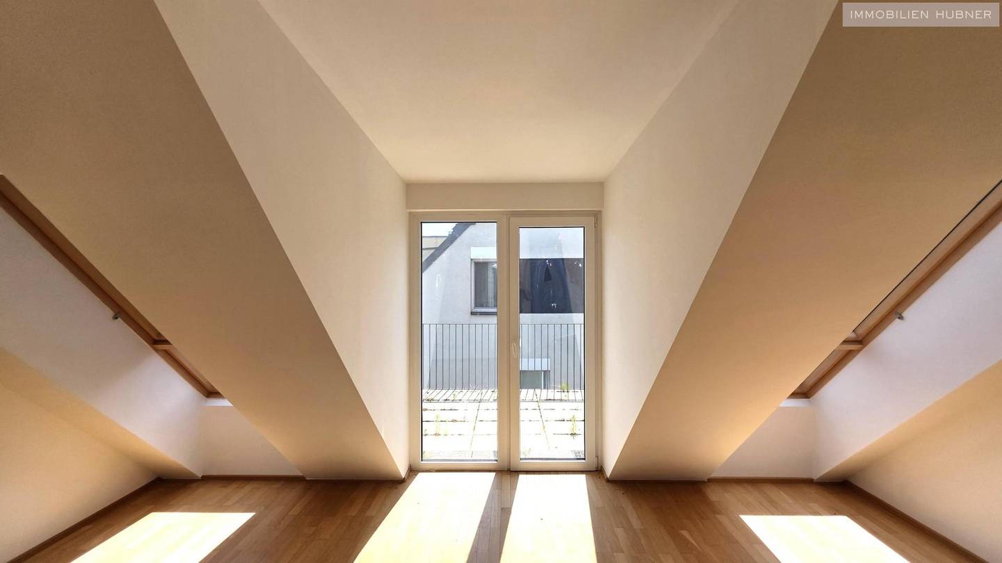 Dachgeschosswohnung mit großem Südbalkon ruhige Lage