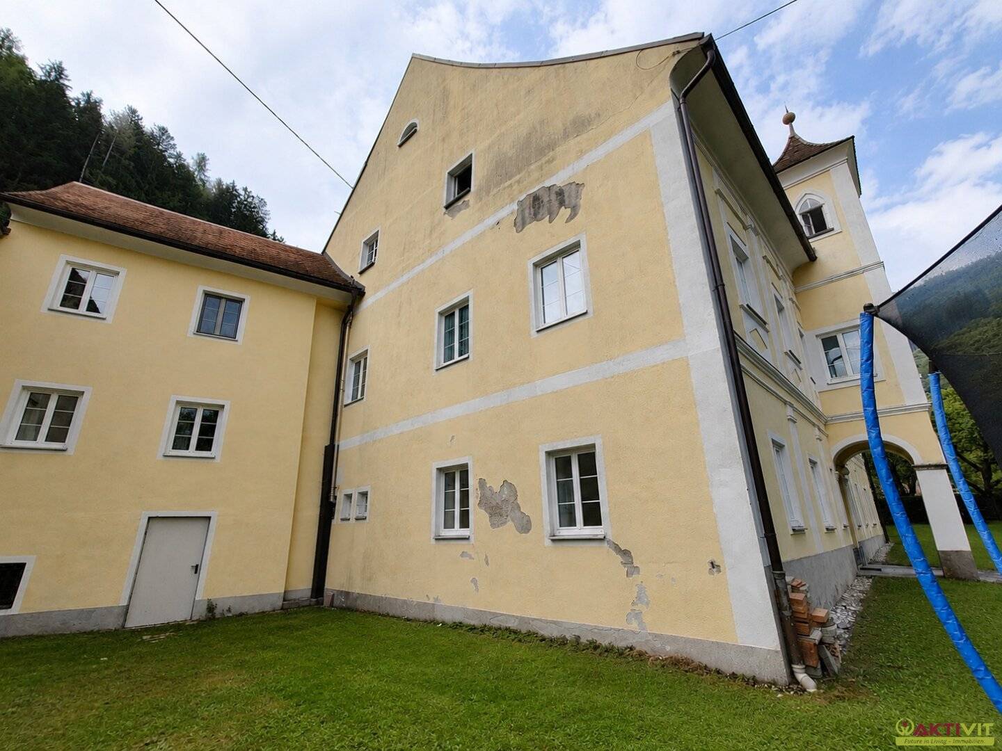 Historisches Zinshaus mit fünf Wohneinheiten in zentraler Lage von Trieben