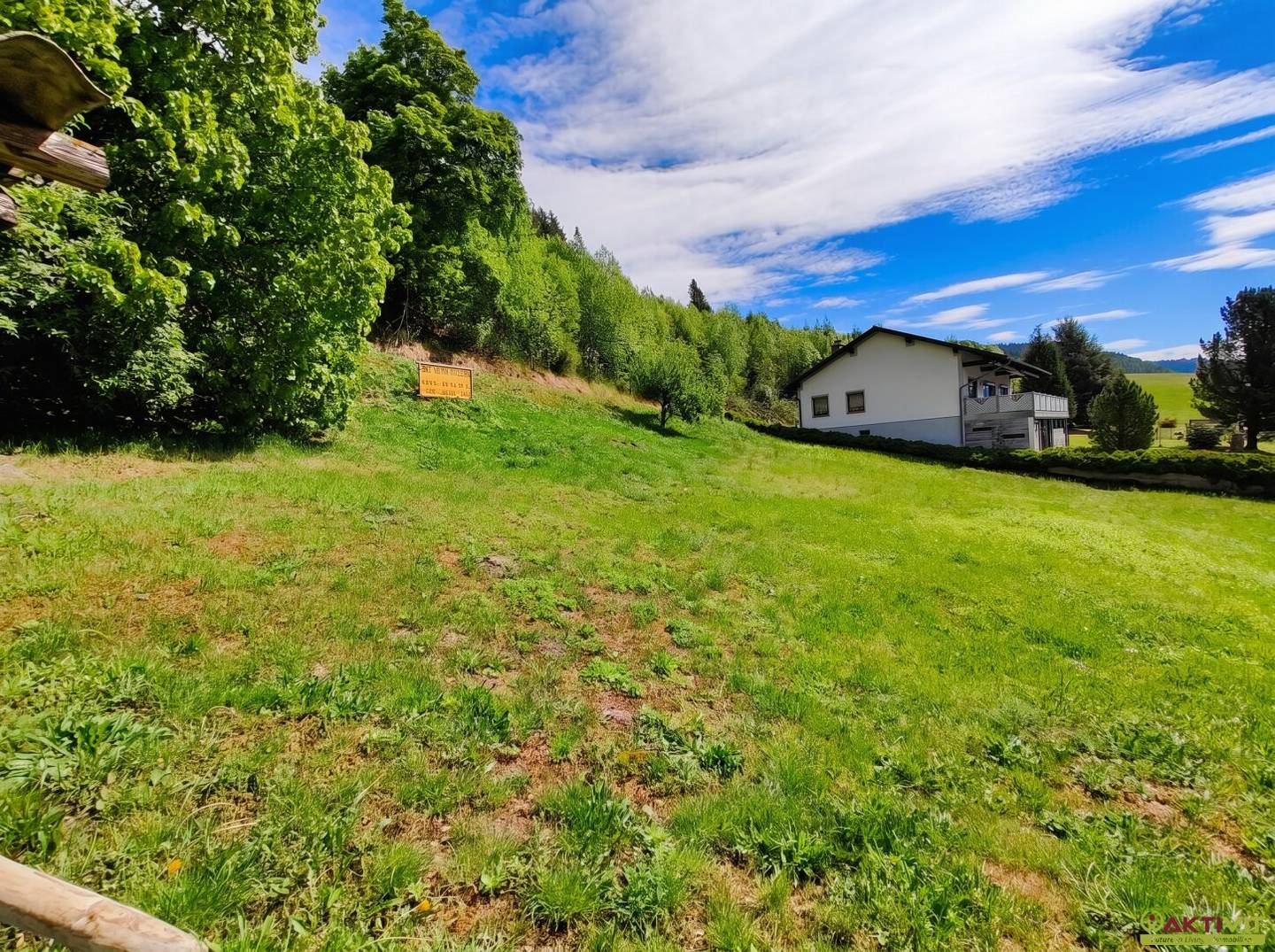 Sunny building plot with around 1,200 m² and mountain view in Liesingtal