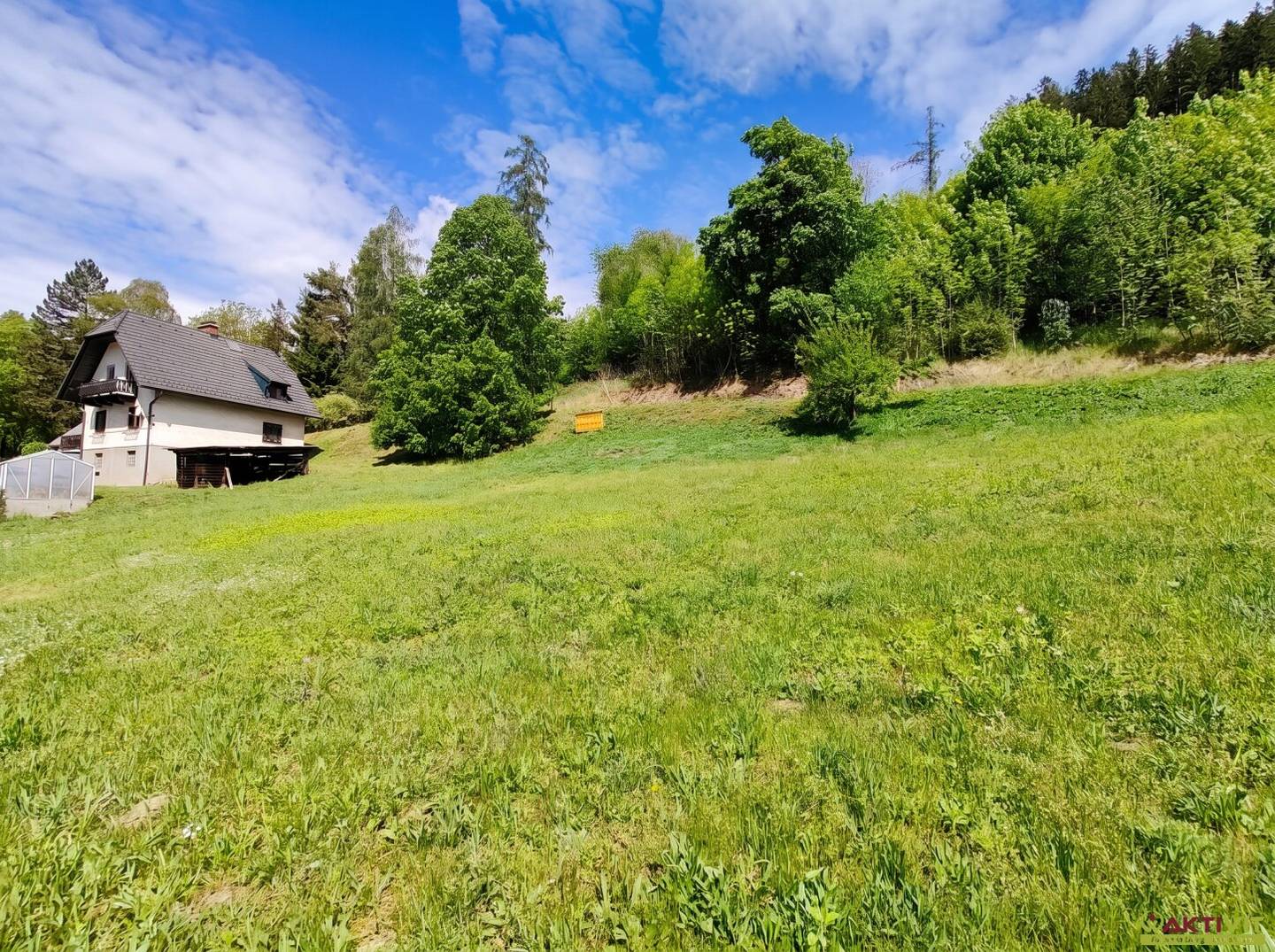 Sonniges Baugrundstück mit rund 1.200 m² und Bergblick im Liesingtal.